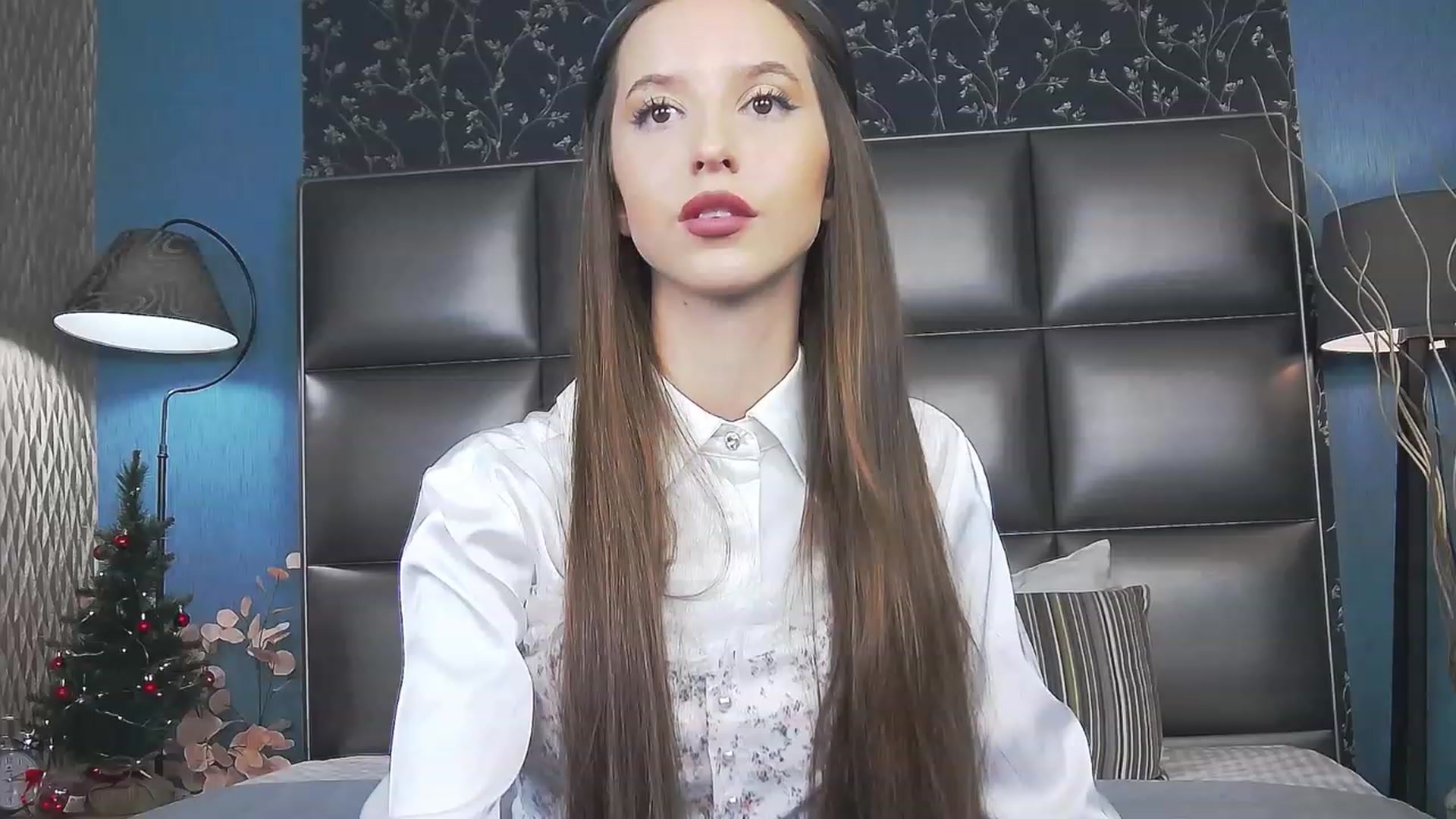 Gallery image thumbnail from RosaliaCharm's myfreecams stream on, 12/14/2023, 24:43 image 2 of 20