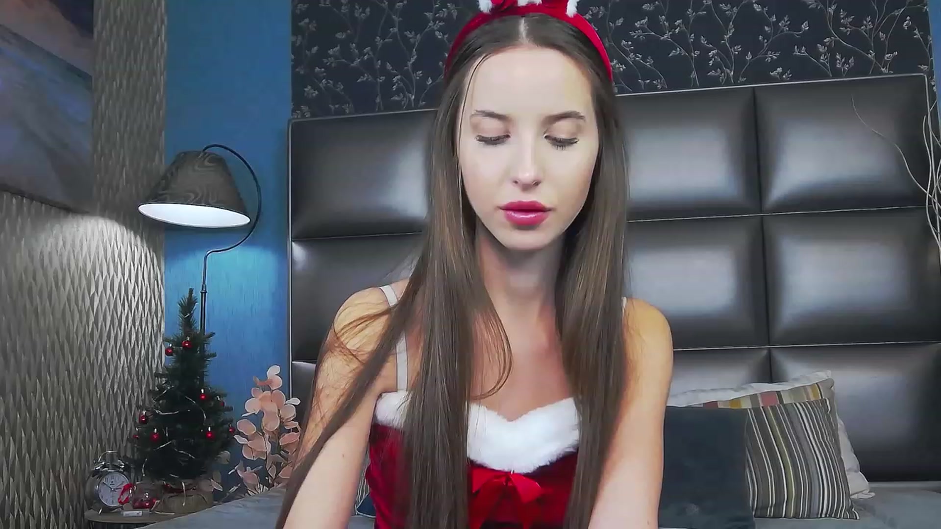Gallery image thumbnail from RosaliaCharm's myfreecams stream on, 01/03/2024, 24:59 image 4 of 20