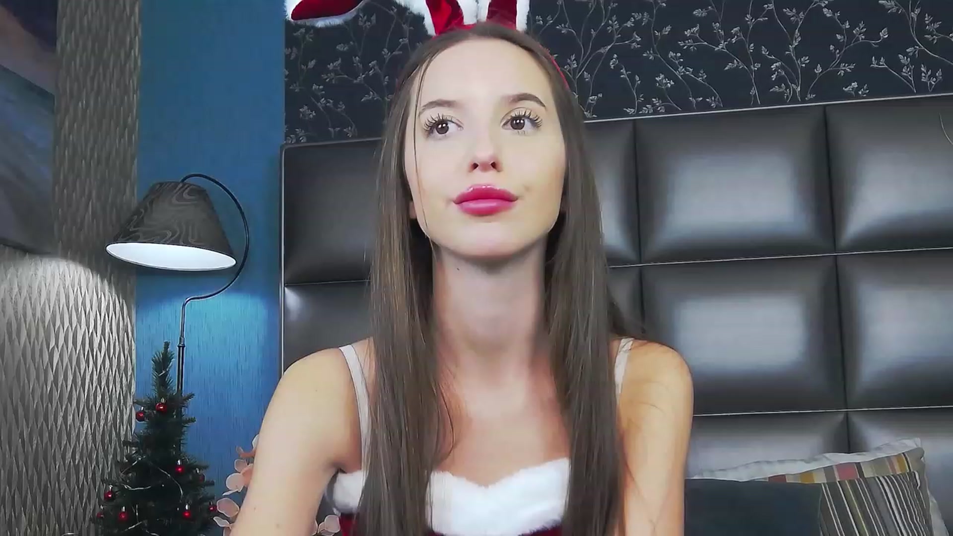 Gallery image thumbnail from RosaliaCharm's myfreecams stream on, 01/03/2024, 01:29 image 18 of 20
