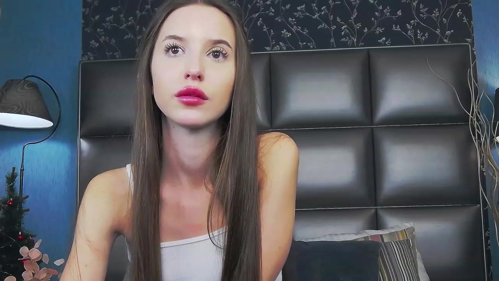 Gallery image thumbnail from RosaliaCharm's myfreecams stream on, 01/03/2024, 03:19 image 10 of 20