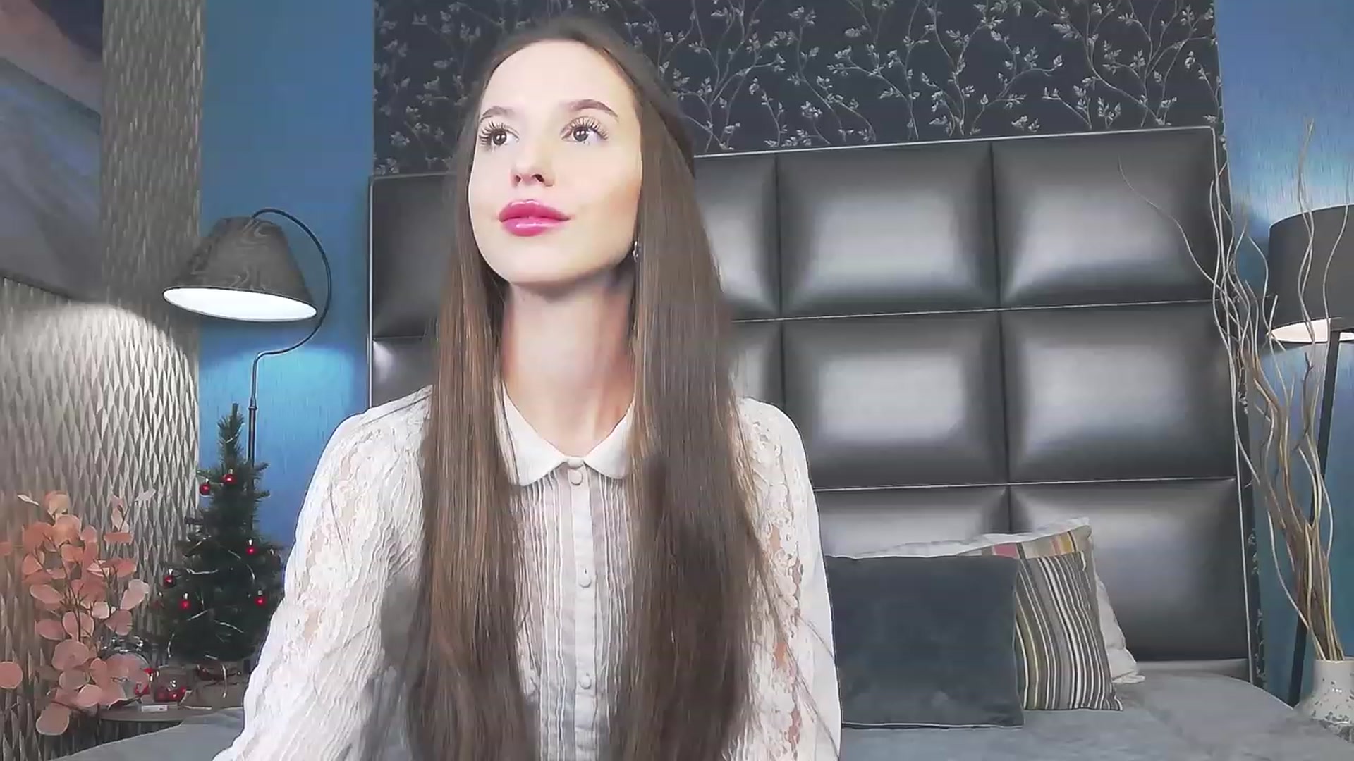 Gallery image thumbnail from RosaliaCharm's myfreecams stream on, 01/03/2024, 22:55 image 4 of 20
