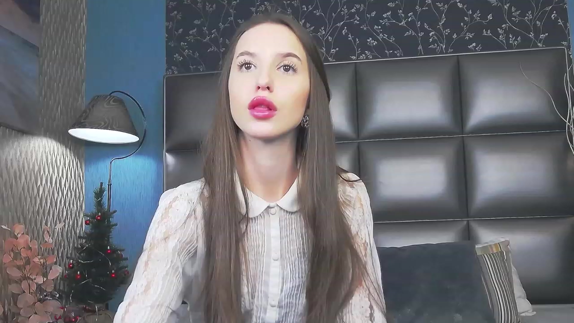 Gallery image thumbnail from RosaliaCharm's myfreecams stream on, 01/04/2024, 24:54 image 13 of 20