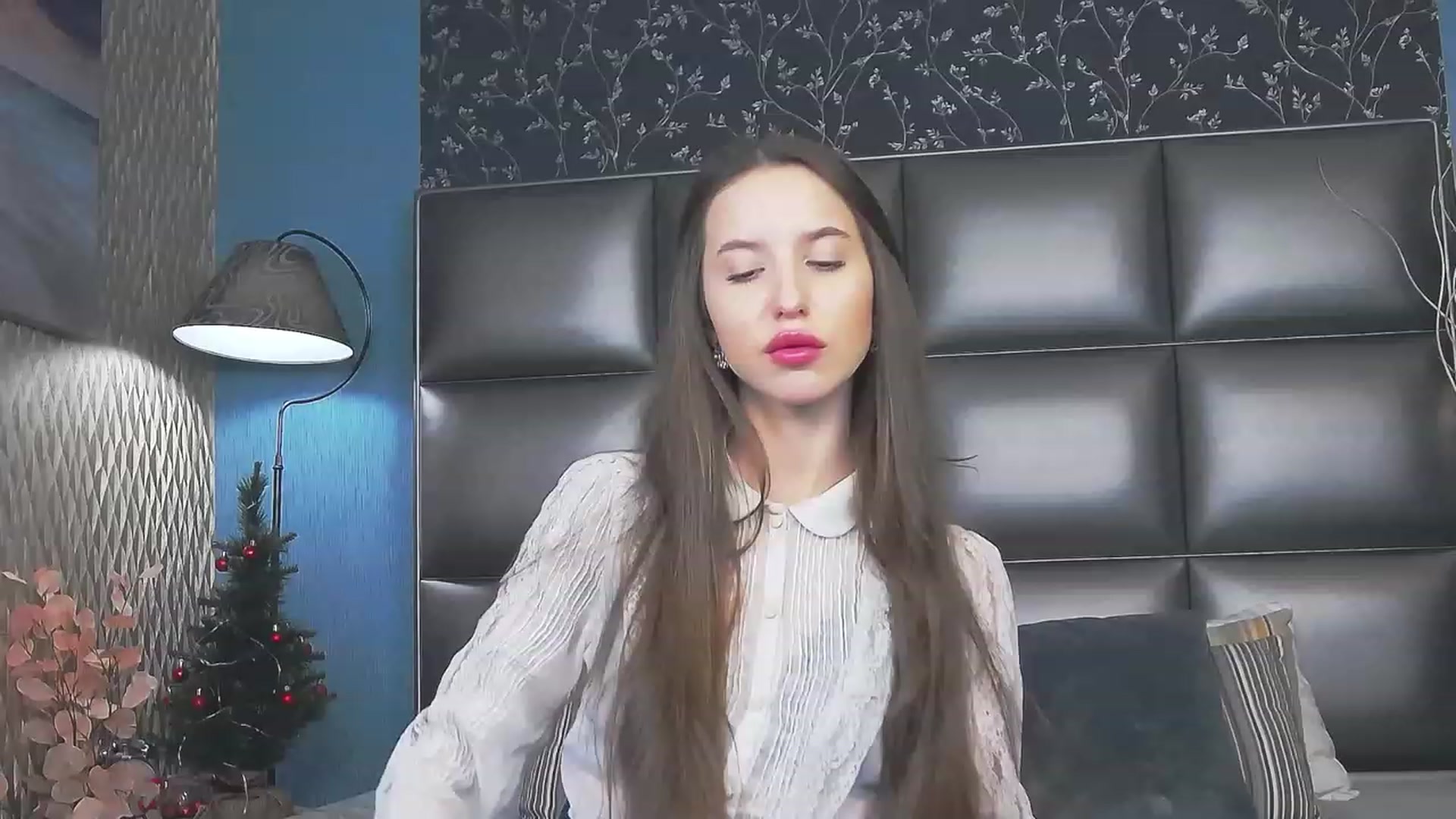 Gallery image thumbnail from RosaliaCharm's myfreecams stream on, 01/04/2024, 24:54 image 12 of 20