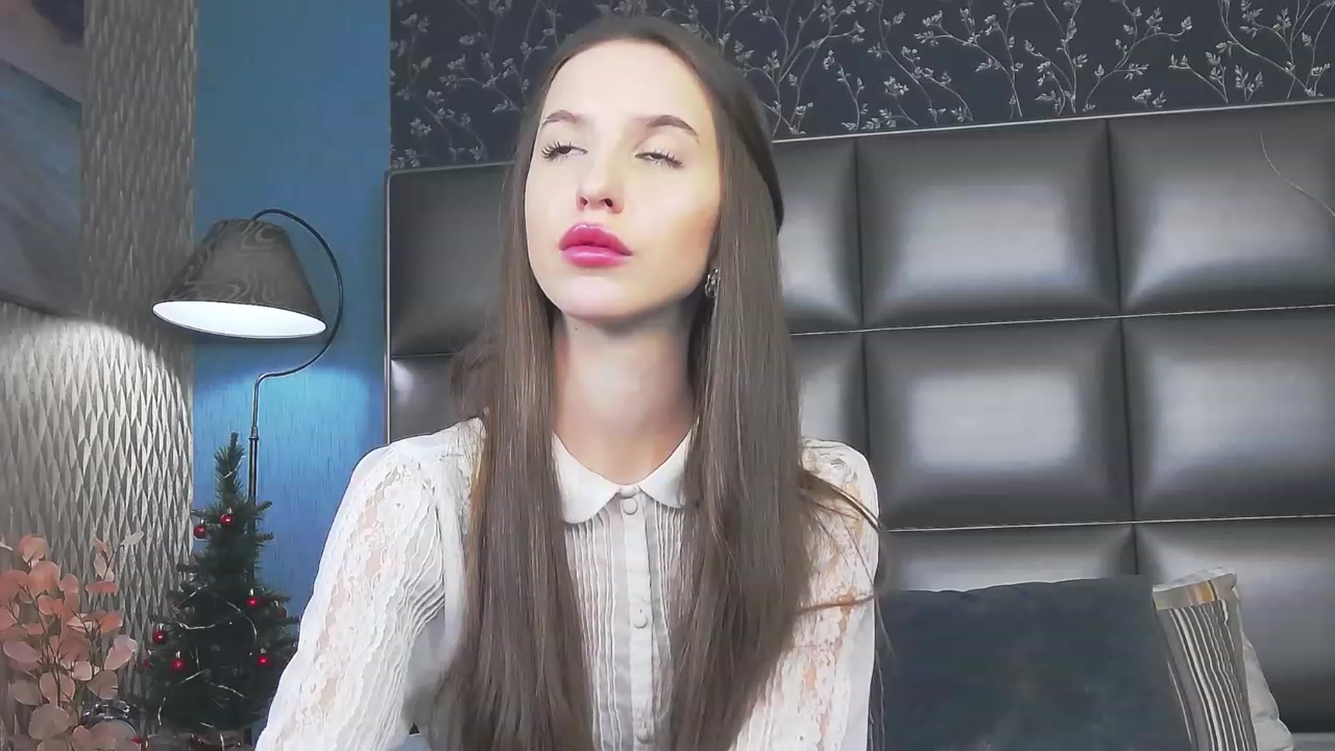 Gallery image thumbnail from RosaliaCharm's myfreecams stream on, 01/04/2024, 24:54 image 4 of 20