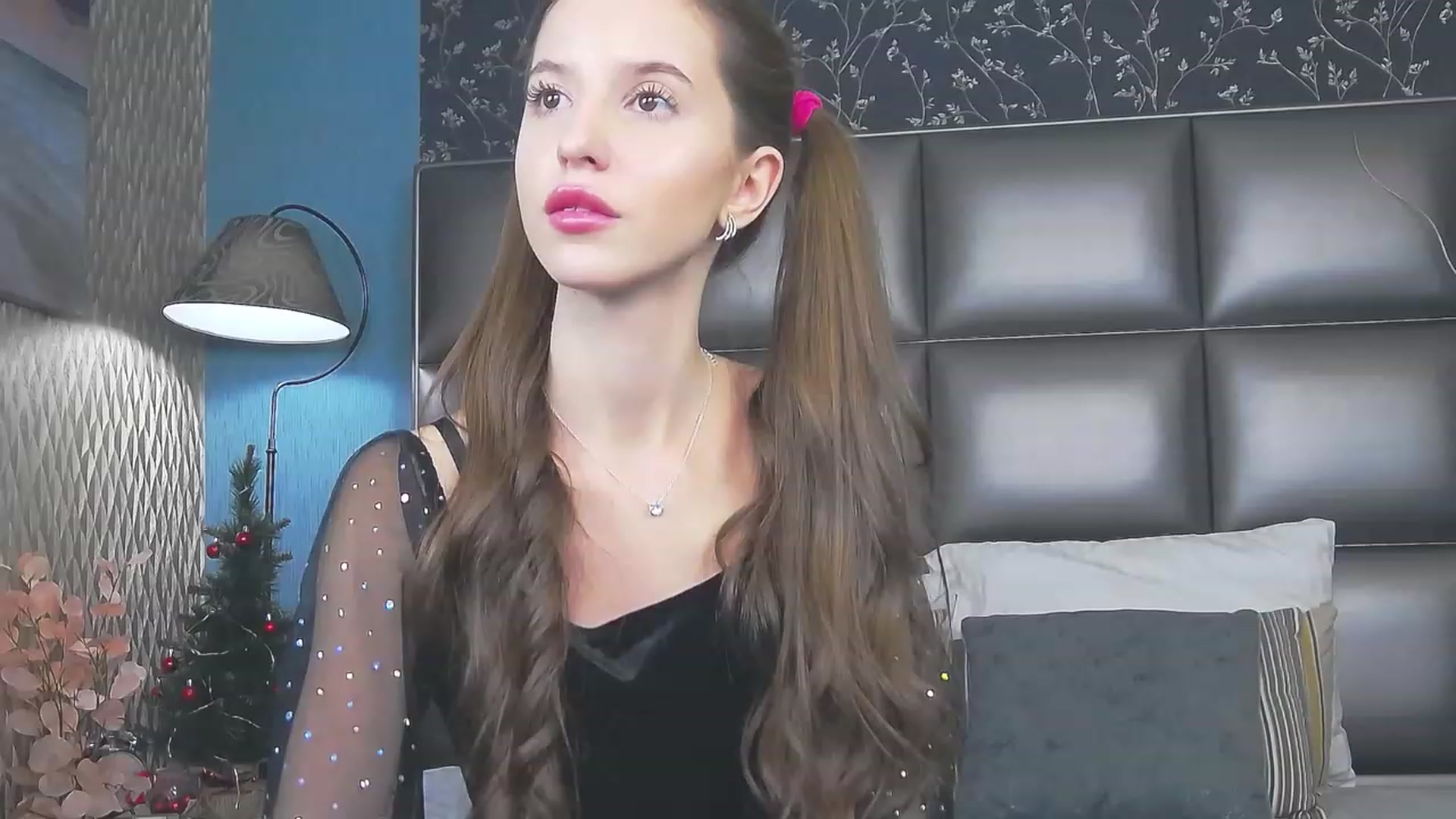 Gallery image thumbnail from RosaliaCharm's myfreecams stream on, 01/05/2024, 02:30 image 1 of 20