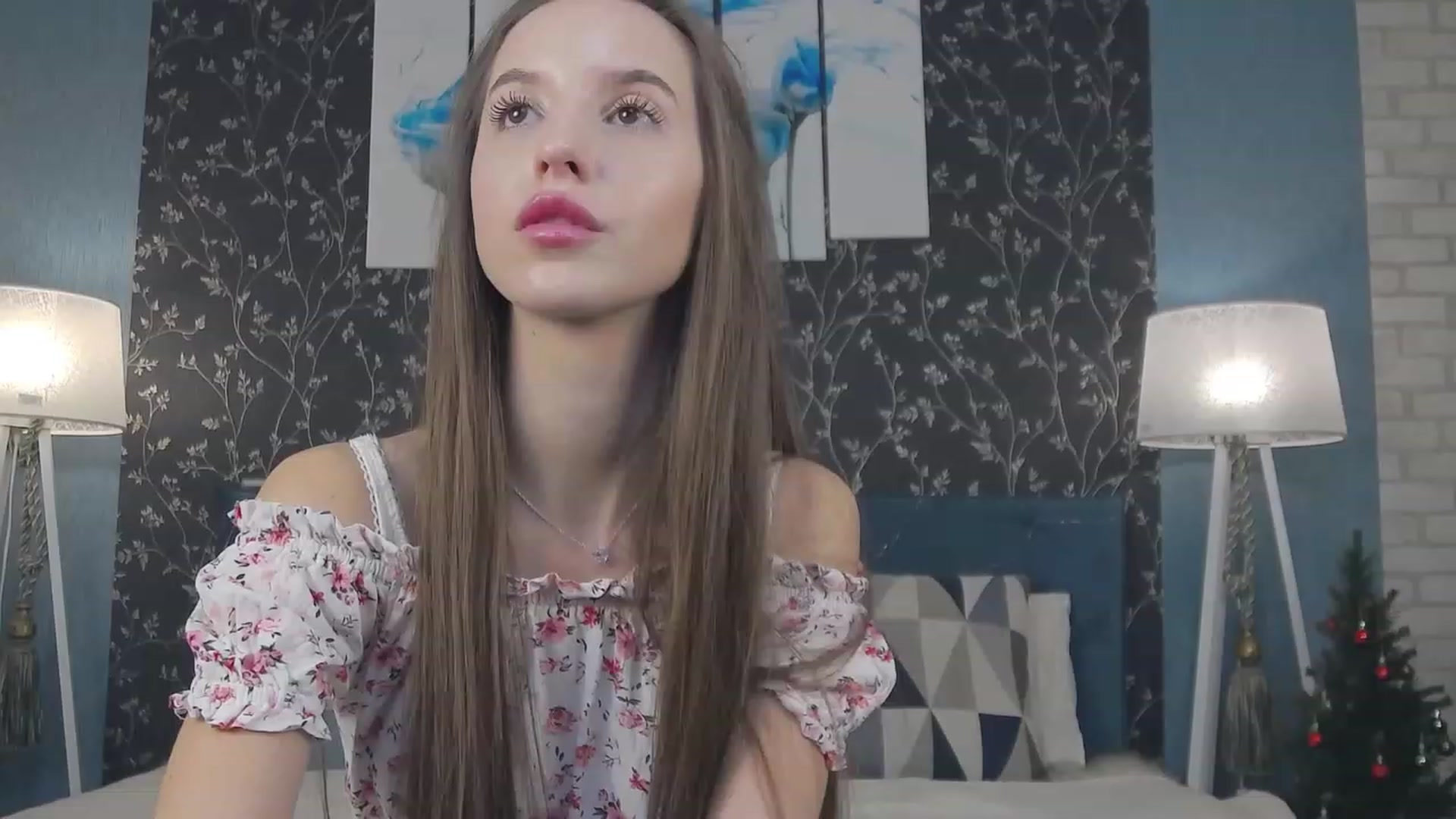 Gallery image thumbnail from RosaliaCharm's myfreecams stream on, 01/06/2024, 01:32 image 15 of 20