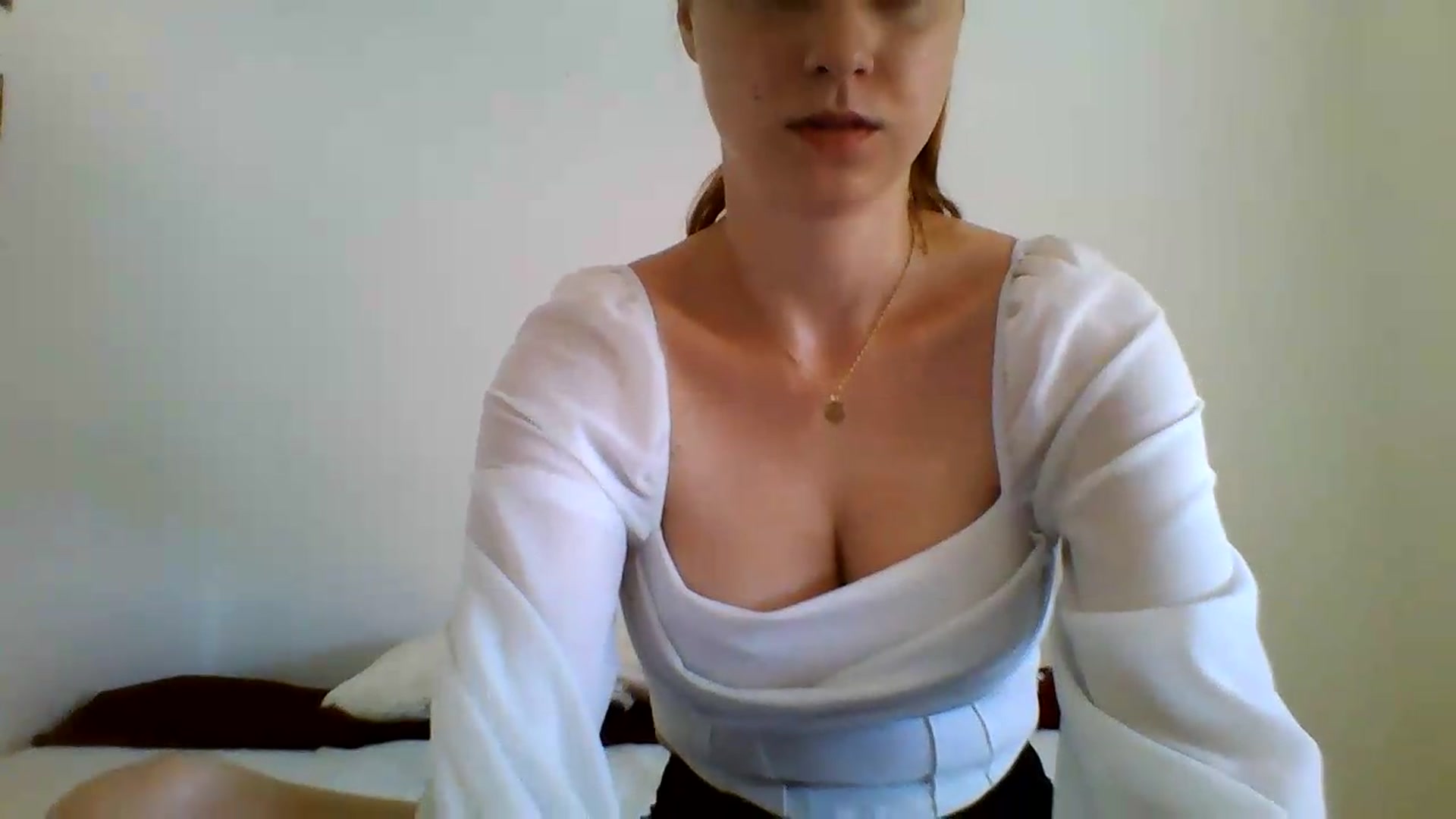 Gallery image thumbnail from RosalieNoir's myfreecams stream on, 06/28/2026, 09:22 image 16 of 20