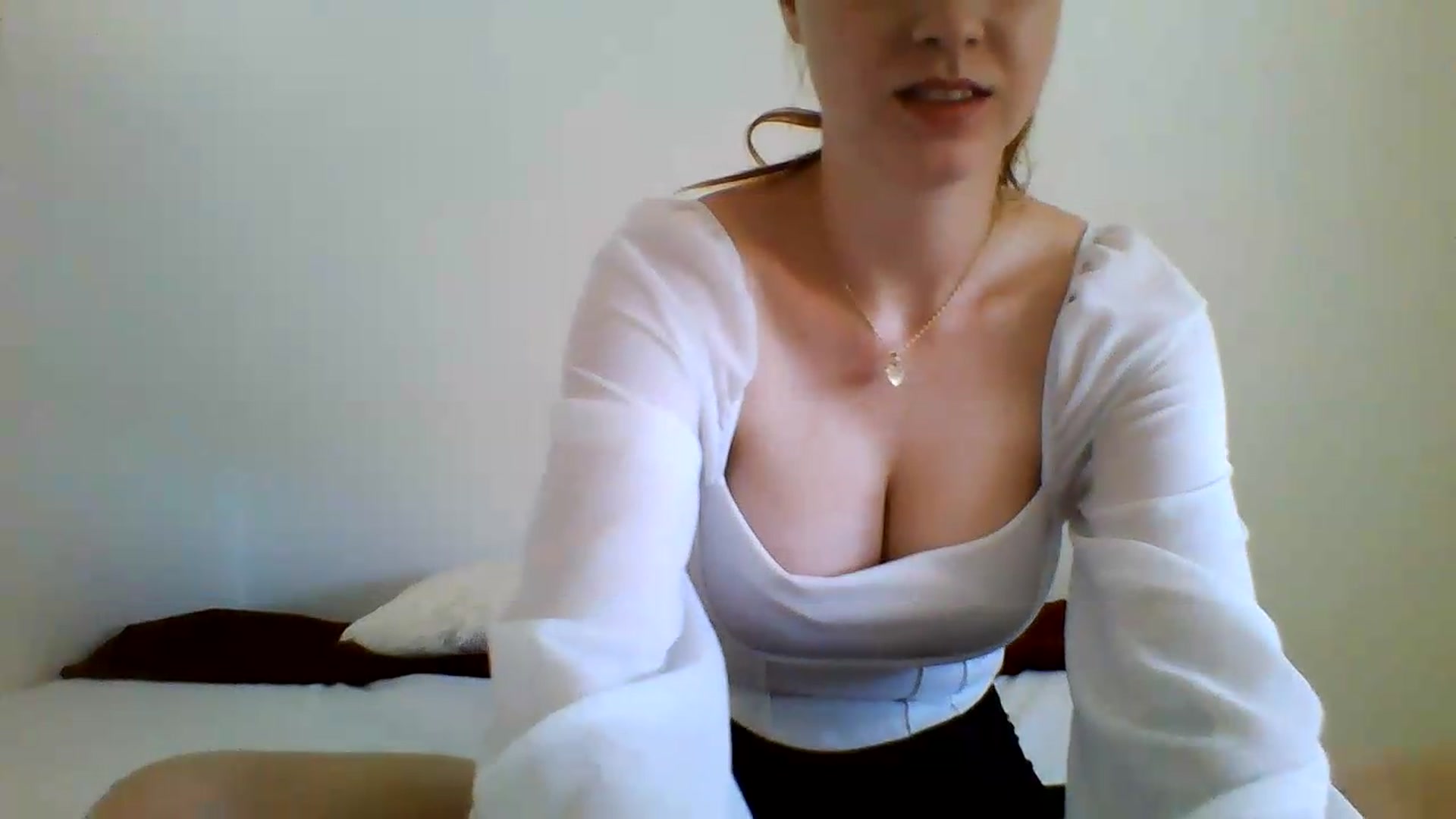 Gallery image thumbnail from RosalieNoir's myfreecams stream on, 06/28/2026, 10:22 image 17 of 20