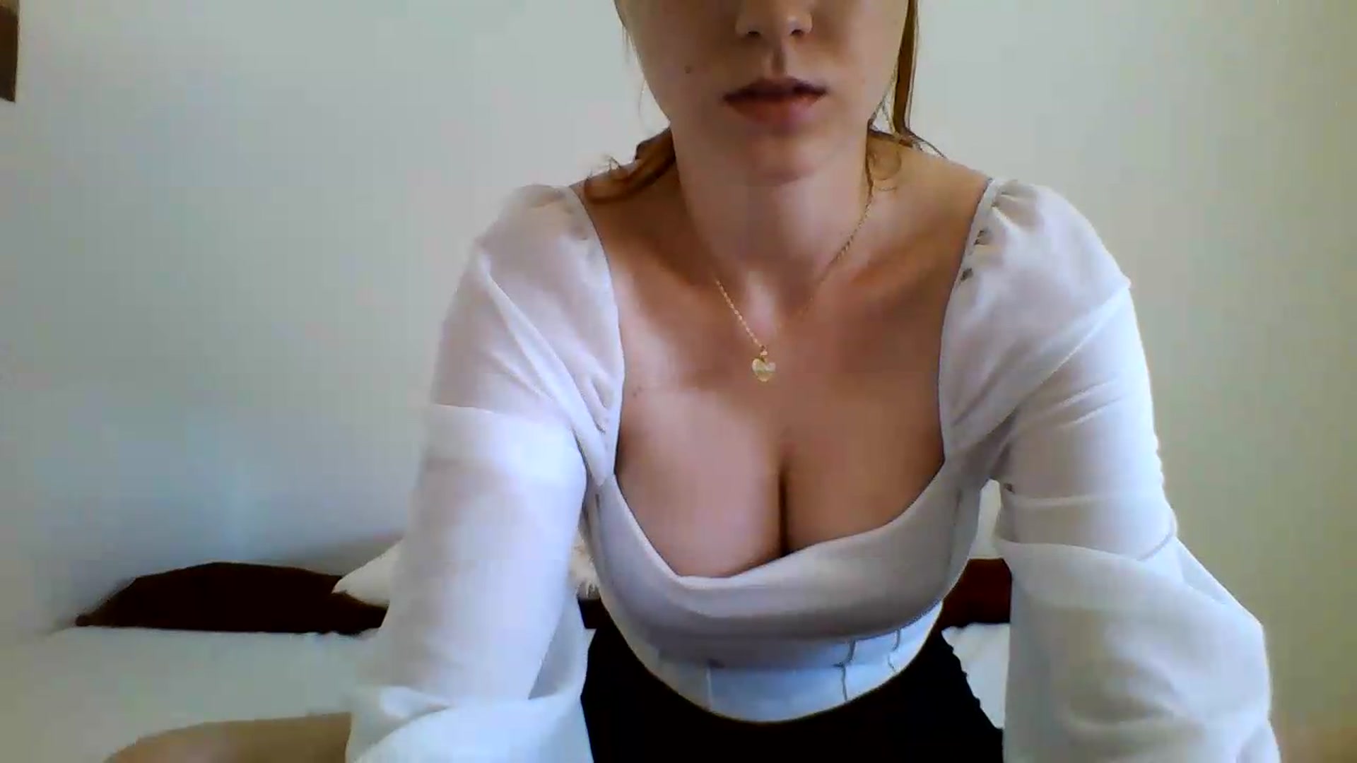 Gallery image thumbnail from RosalieNoir's myfreecams stream on, 06/28/2026, 10:22 image 18 of 20