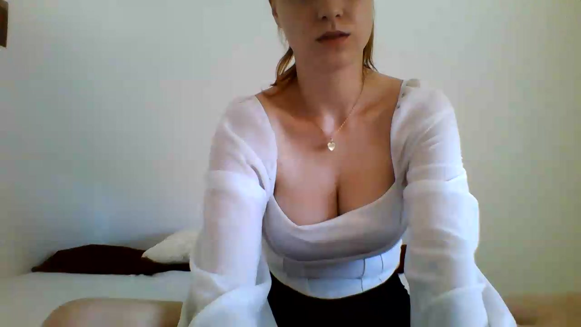 Gallery image thumbnail from RosalieNoir's myfreecams stream on, 06/28/2026, 10:22 image 20 of 20