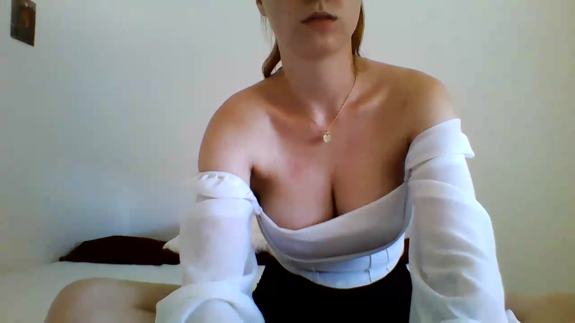 Gallery image thumbnail from RosalieNoir's myfreecams stream on, 06/28/2026, 11:03 image 4 of 20