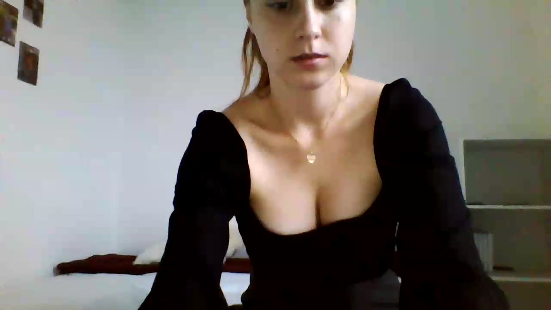 Gallery image thumbnail from RosalieNoir's myfreecams stream on, 07/08/2026, 19:35 image 18 of 20