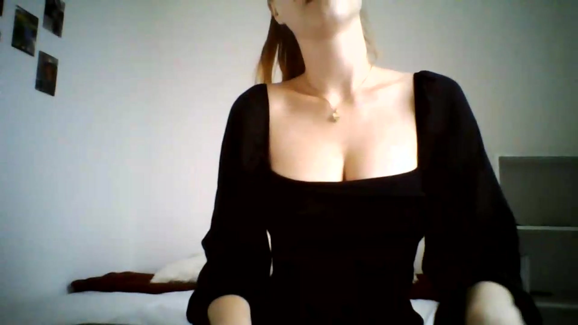 Gallery image thumbnail from RosalieNoir's myfreecams stream on, 07/08/2026, 19:35 image 12 of 20