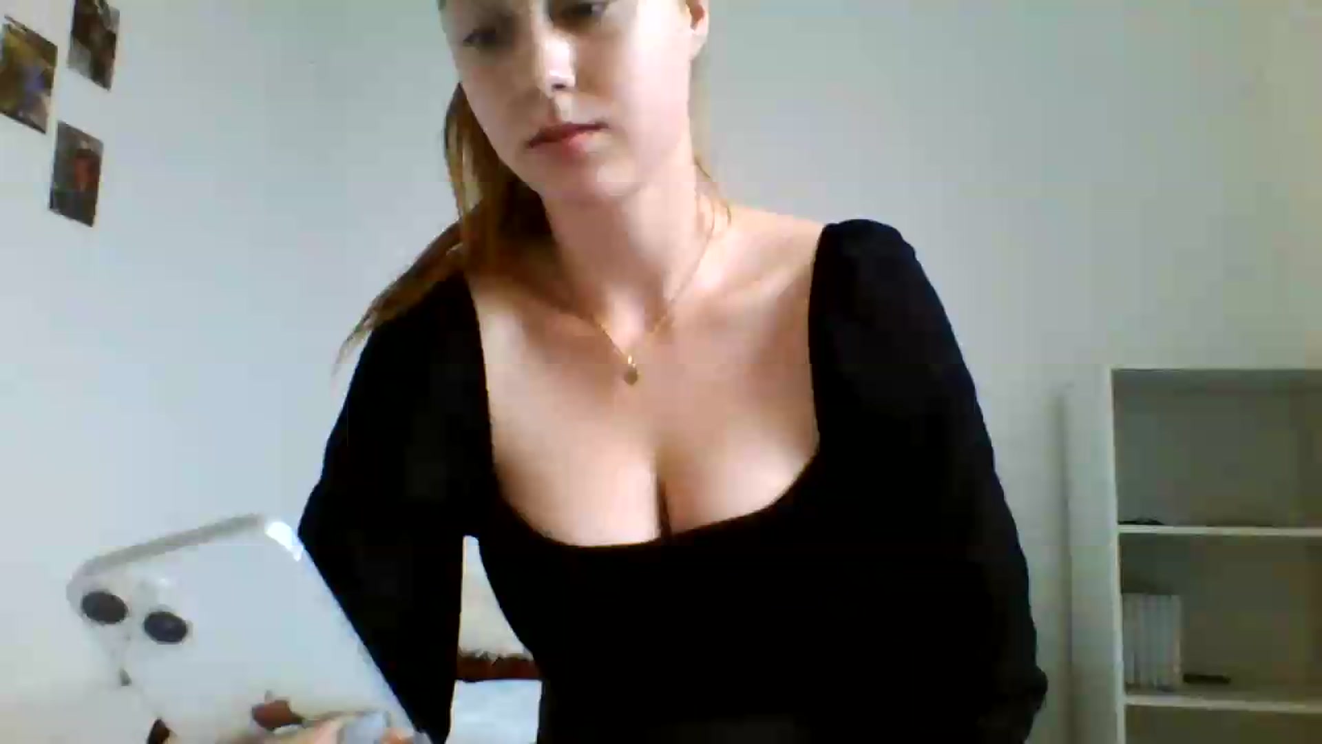 Gallery image thumbnail from RosalieNoir's myfreecams stream on, 07/08/2026, 19:35 image 7 of 20