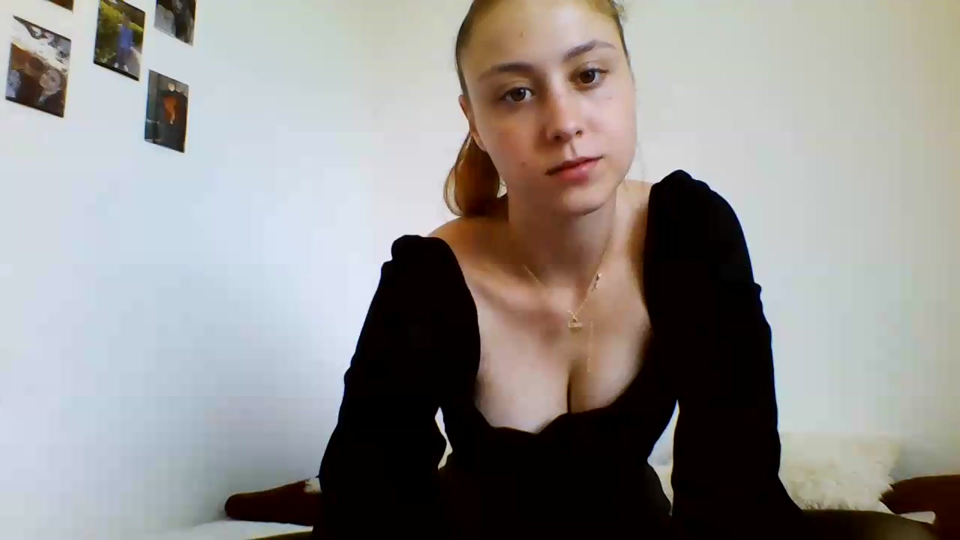 Gallery image thumbnail from RosalieNoir's myfreecams stream on, 07/09/2026, 16:04 image 2 of 20