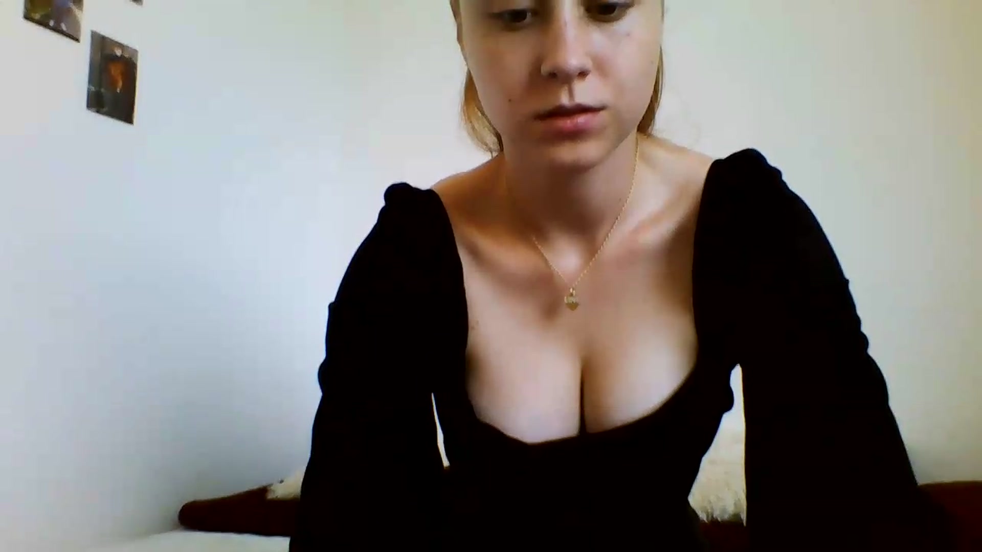 Gallery image thumbnail from RosalieNoir's myfreecams stream on, 07/09/2026, 16:04 image 14 of 20