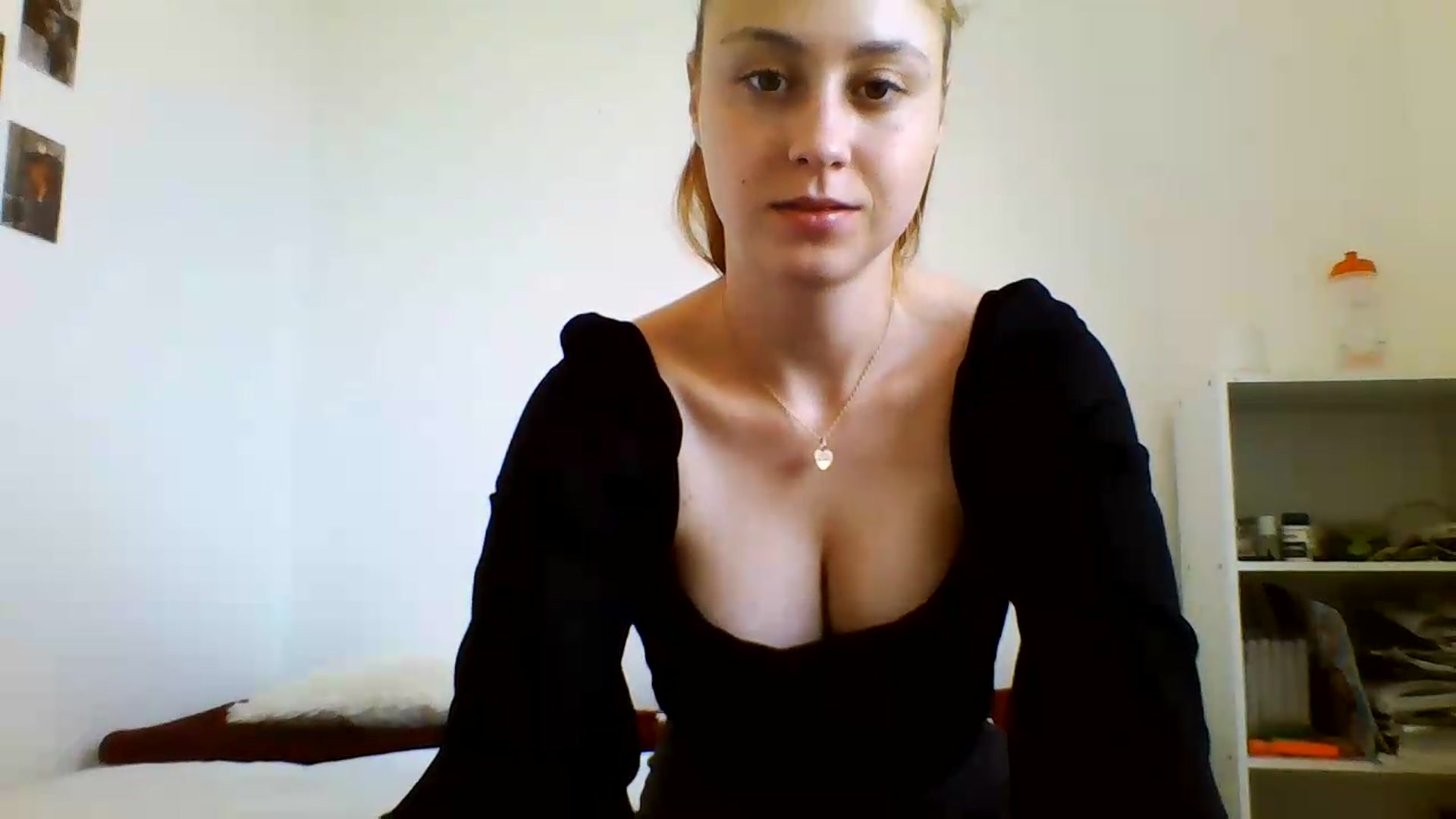 Gallery image thumbnail from RosalieNoir's myfreecams stream on, 07/09/2026, 16:04 image 19 of 20