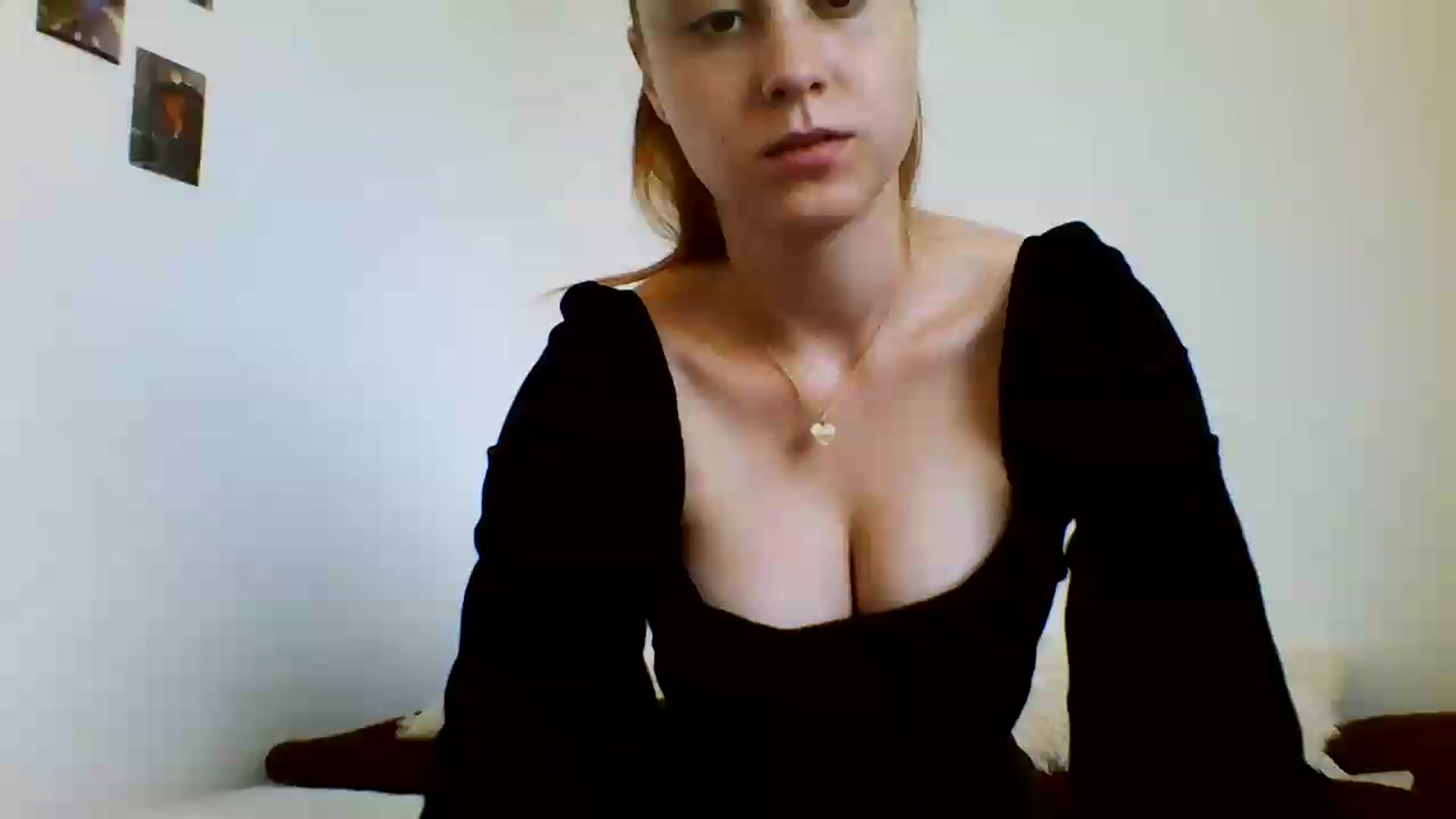 Gallery image thumbnail from RosalieNoir's myfreecams stream on, 07/09/2026, 16:04 image 15 of 20