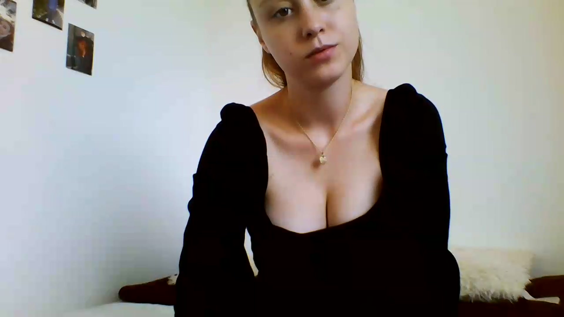 Gallery image thumbnail from RosalieNoir's myfreecams stream on, 07/09/2026, 16:04 image 13 of 20