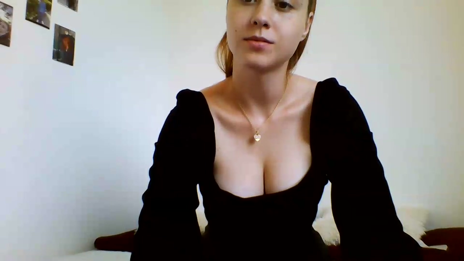 Gallery image thumbnail from RosalieNoir's myfreecams stream on, 07/09/2026, 16:04 image 9 of 20