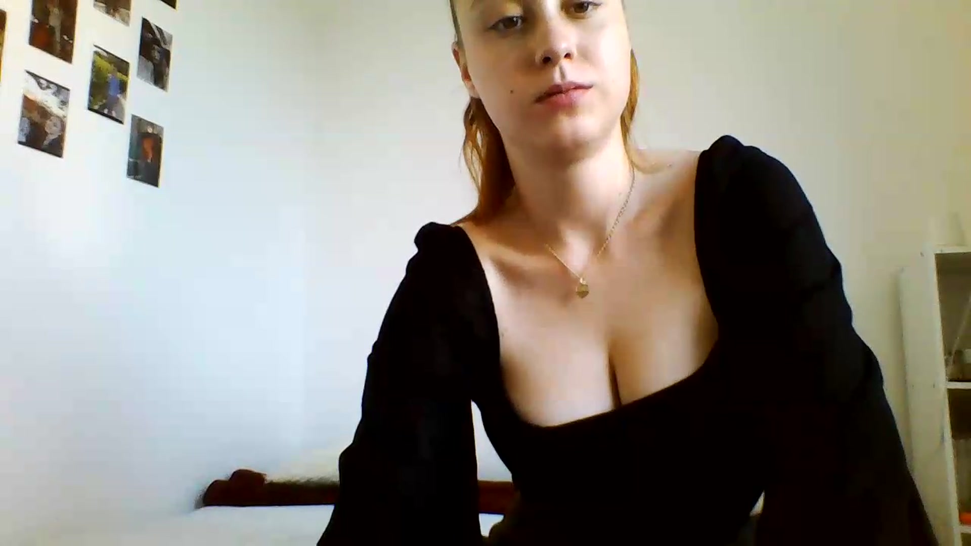 Gallery image thumbnail from RosalieNoir's myfreecams stream on, 07/09/2026, 17:43 image 16 of 20
