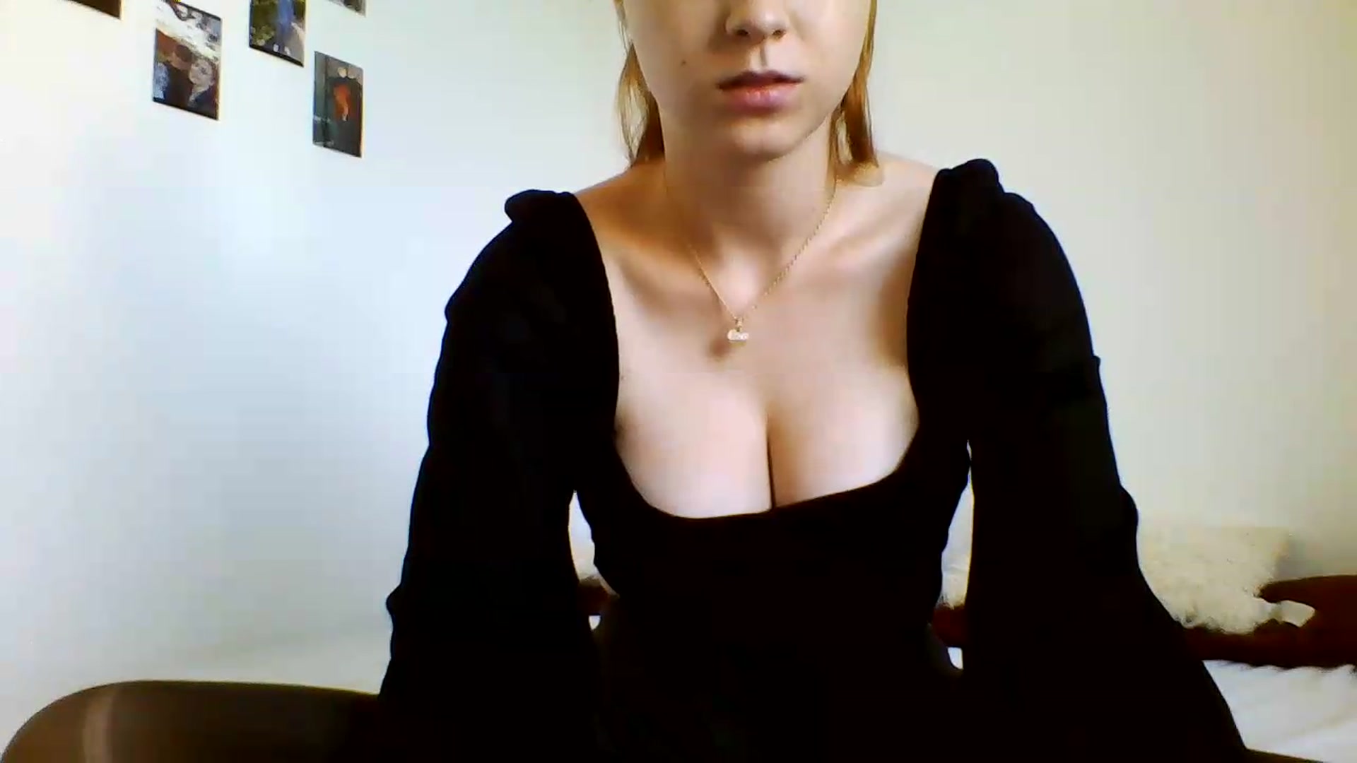 Gallery image thumbnail from RosalieNoir's myfreecams stream on, 07/09/2026, 17:43 image 7 of 20