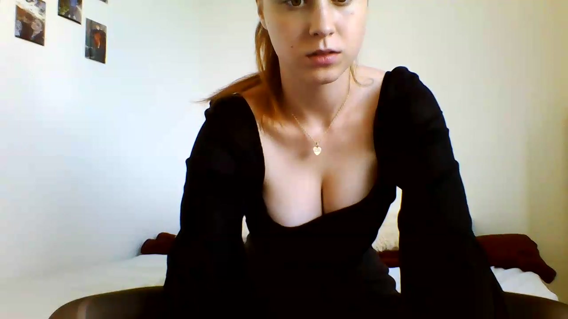 Gallery image thumbnail from RosalieNoir's myfreecams stream on, 07/09/2026, 17:43 image 5 of 20
