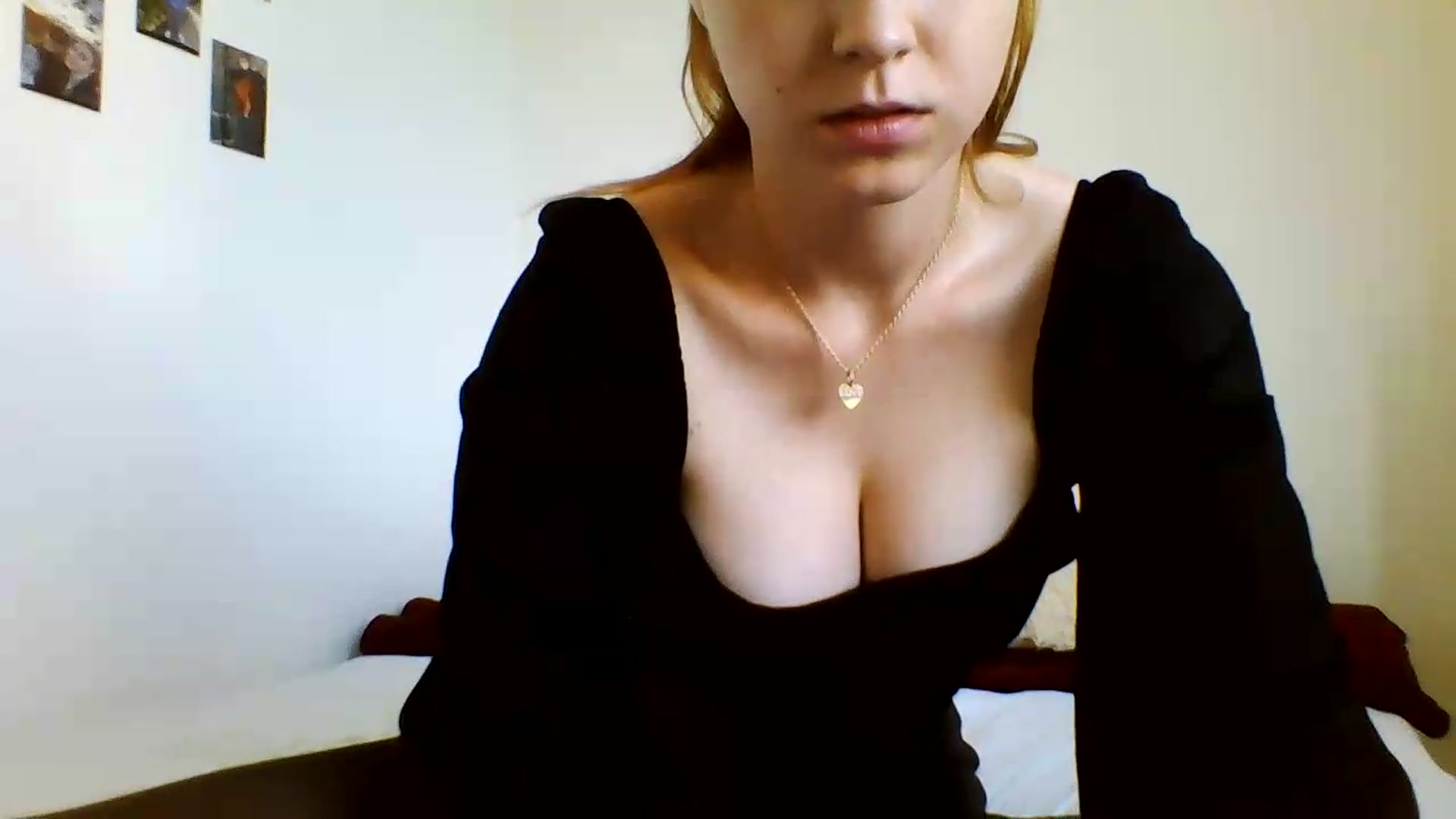 Gallery image thumbnail from RosalieNoir's myfreecams stream on, 07/09/2026, 17:43 image 6 of 20