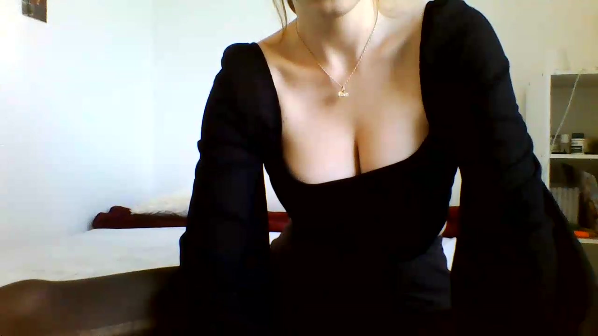 Gallery image thumbnail from RosalieNoir's myfreecams stream on, 07/09/2026, 17:43 image 15 of 20
