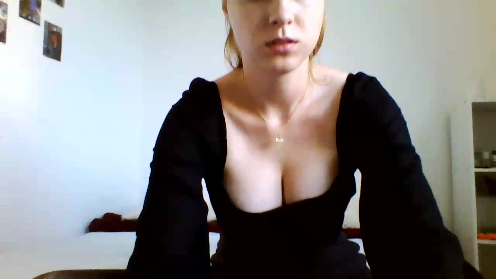 Gallery image thumbnail from RosalieNoir's myfreecams stream on, 07/09/2026, 18:41 image 8 of 20