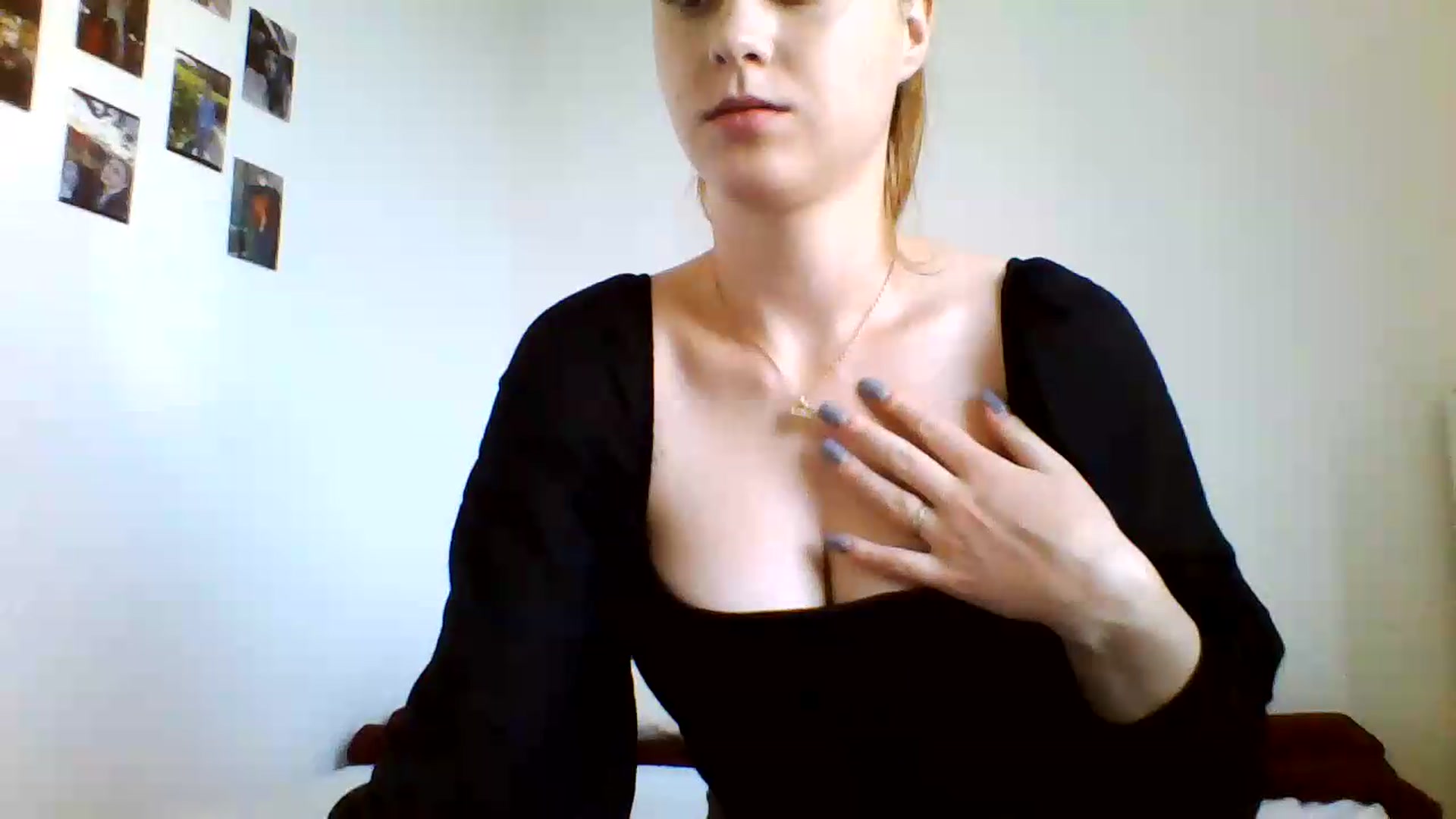 Gallery image thumbnail from RosalieNoir's myfreecams stream on, 07/09/2026, 18:41 image 6 of 20