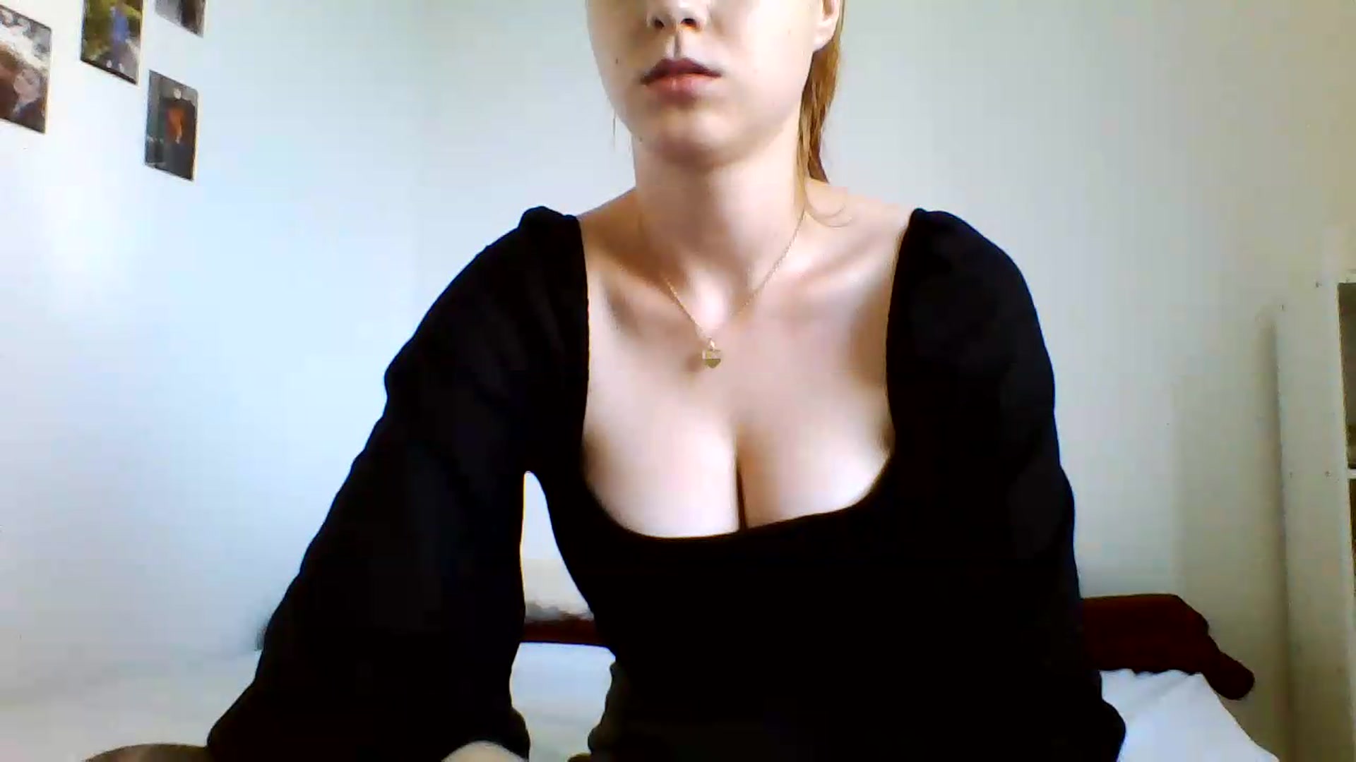 Gallery image thumbnail from RosalieNoir's myfreecams stream on, 07/09/2026, 18:41 image 10 of 20