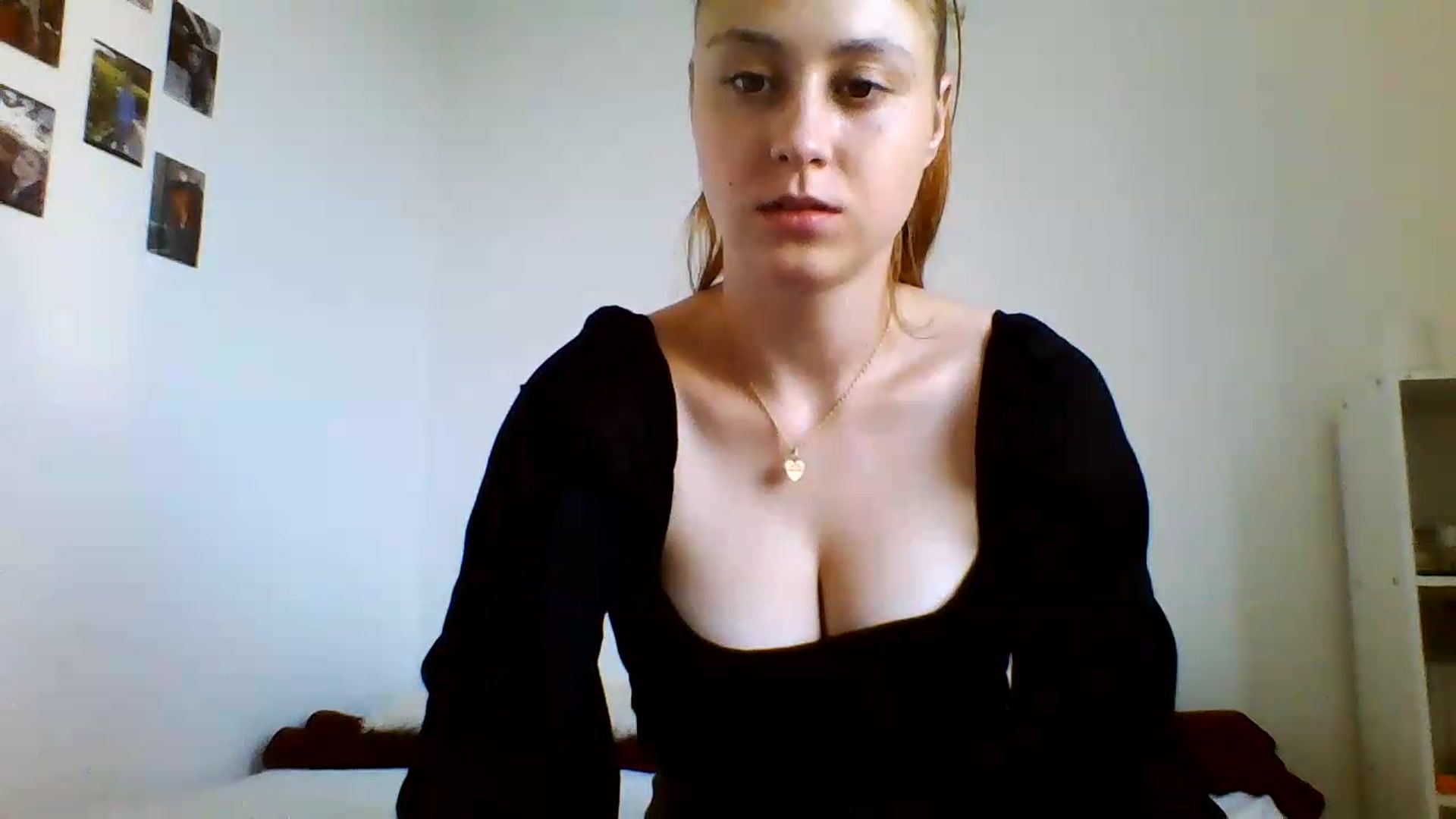 Gallery image thumbnail from RosalieNoir's myfreecams stream on, 07/09/2026, 18:41 image 5 of 20