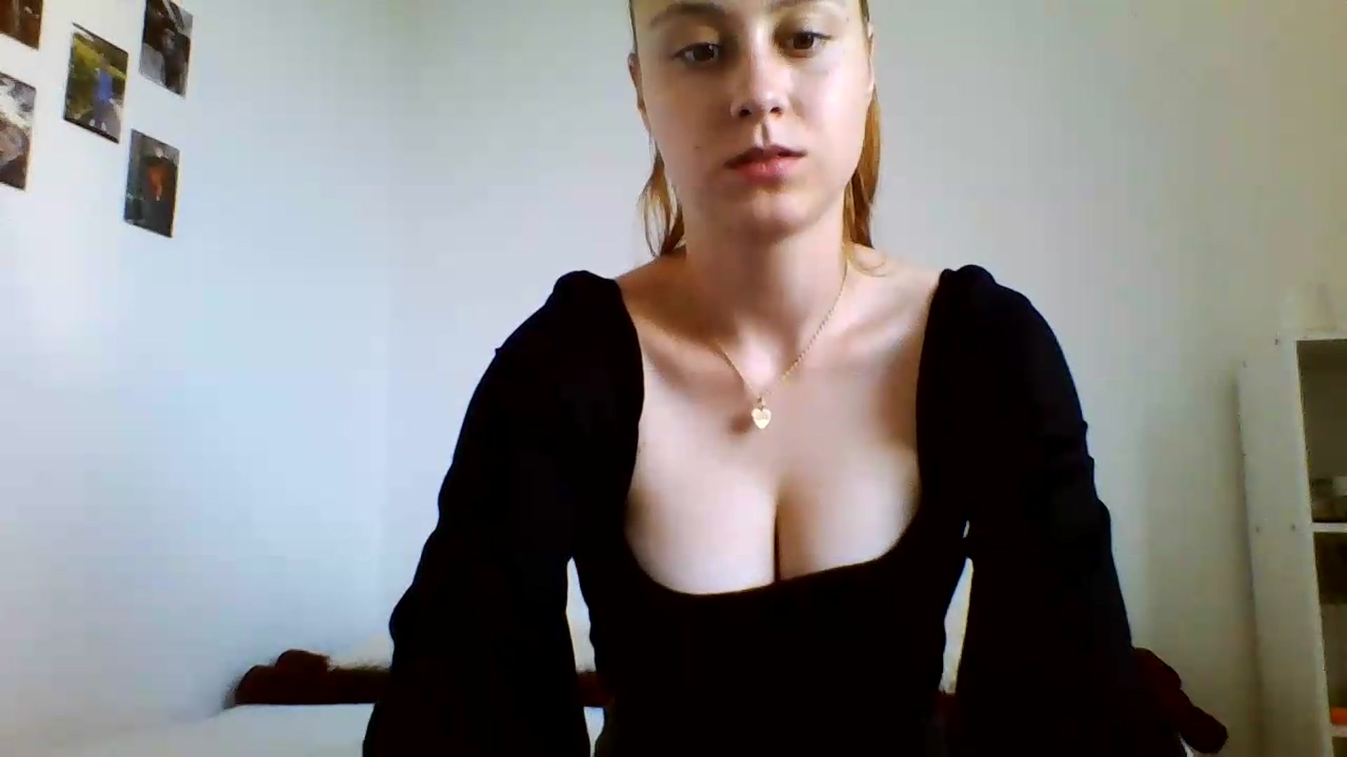 Gallery image thumbnail from RosalieNoir's myfreecams stream on, 07/09/2026, 18:41 image 4 of 20
