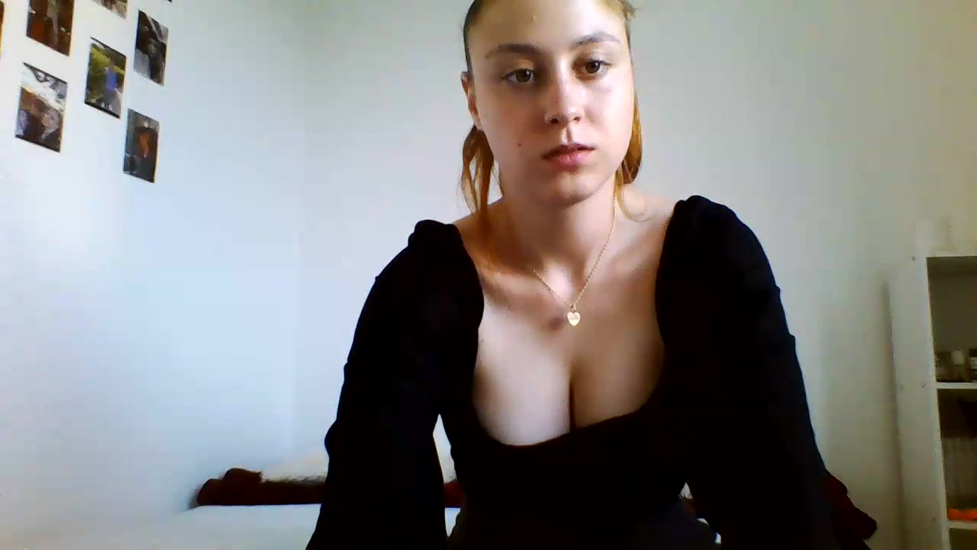 Gallery image thumbnail from RosalieNoir's myfreecams stream on, 07/09/2026, 18:41 image 3 of 20