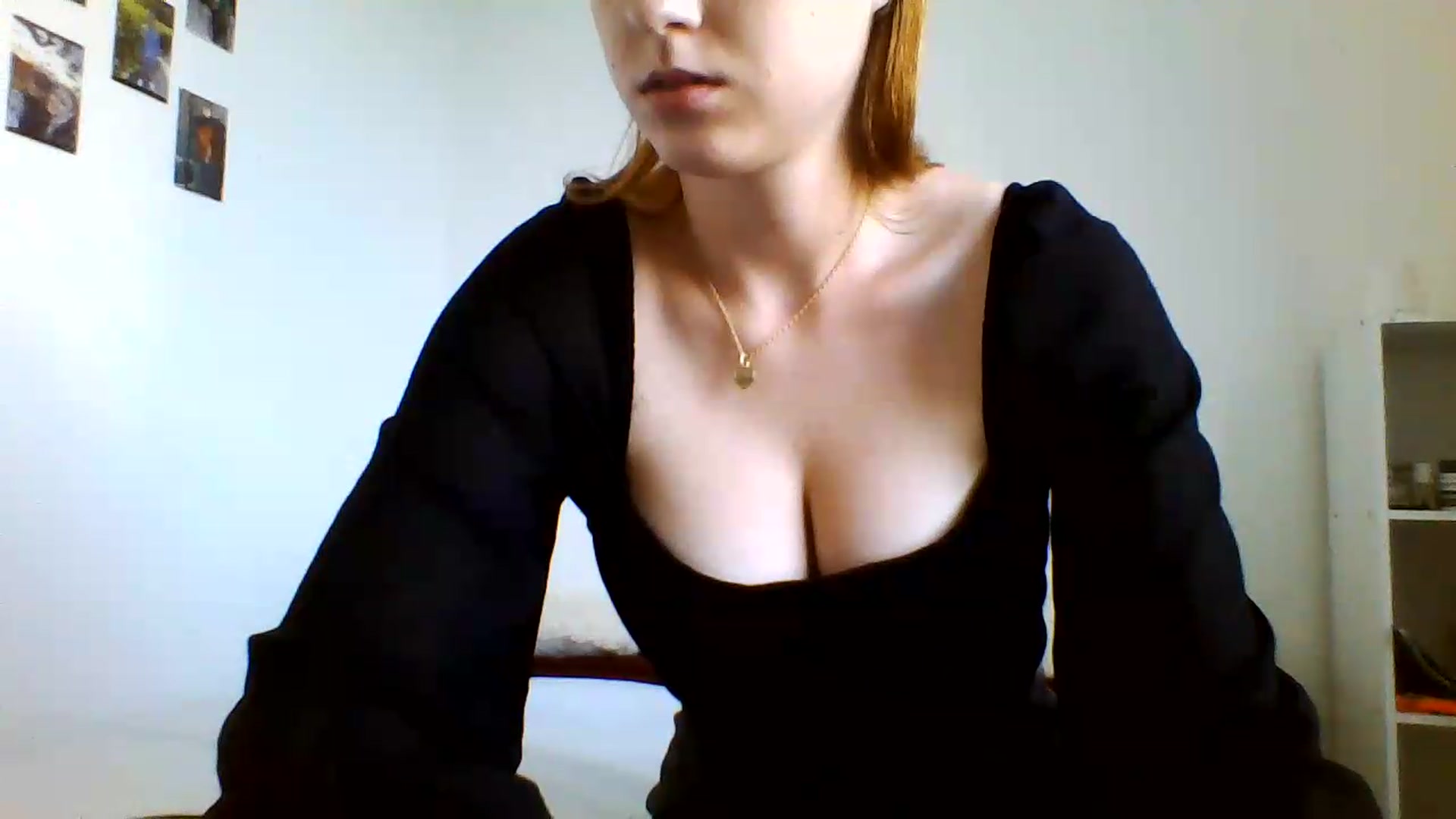 Gallery image thumbnail from RosalieNoir's myfreecams stream on, 07/09/2026, 18:41 image 15 of 20