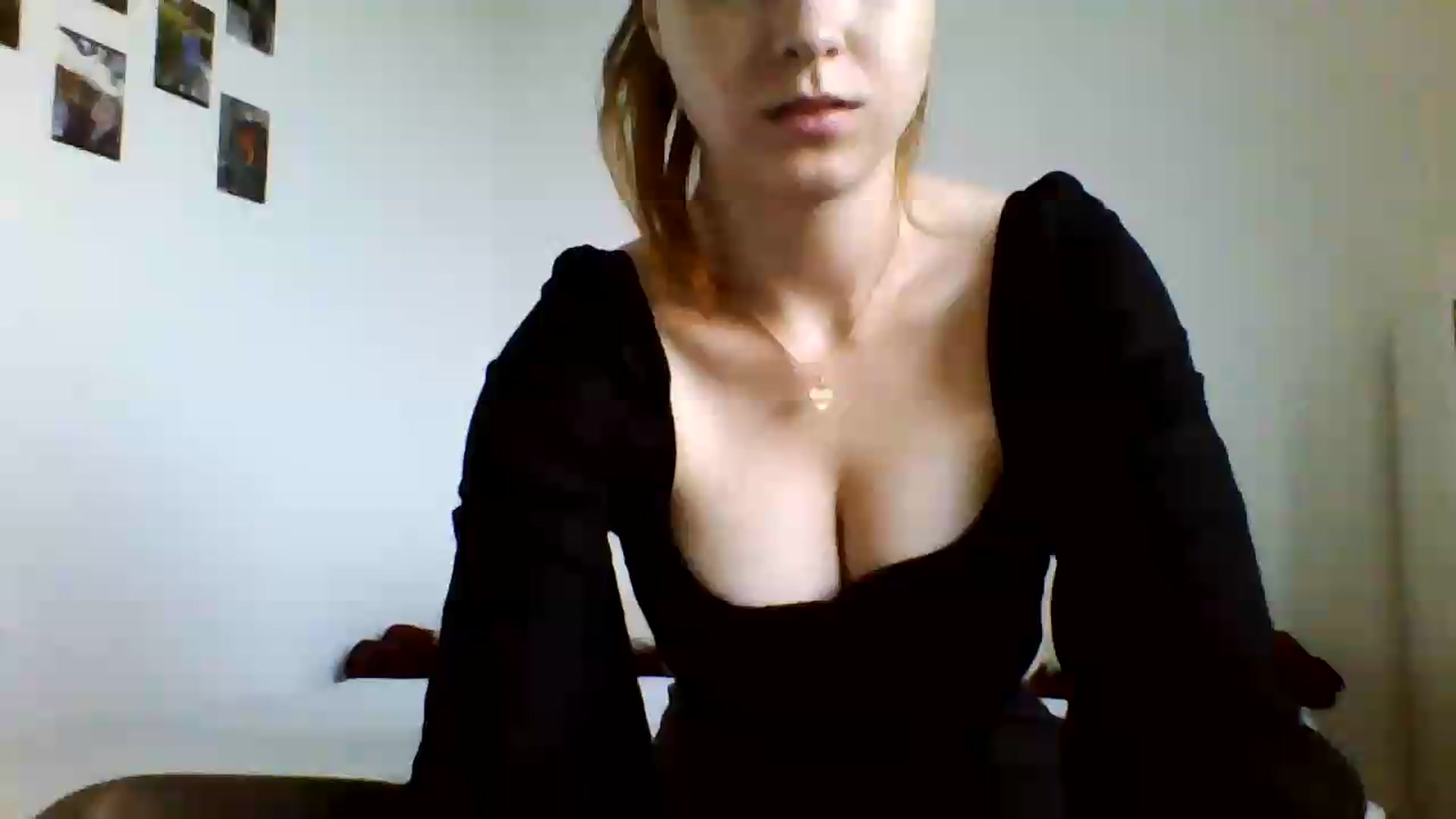 Gallery image thumbnail from RosalieNoir's myfreecams stream on, 07/09/2026, 19:22 image 18 of 20