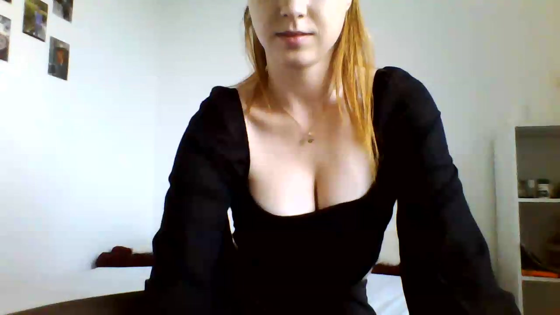 Gallery image thumbnail from RosalieNoir's myfreecams stream on, 07/09/2026, 19:22 image 9 of 20
