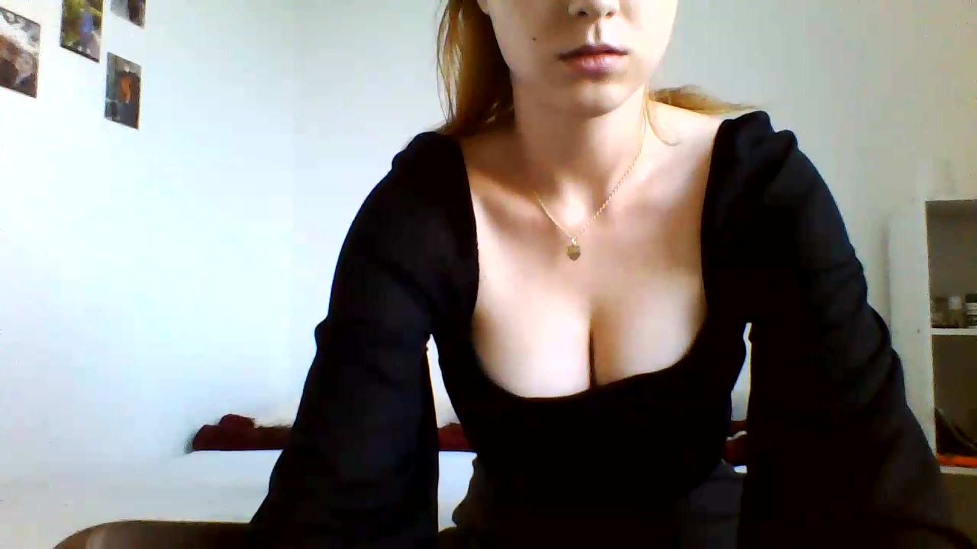Gallery image thumbnail from RosalieNoir's myfreecams stream on, 07/09/2026, 19:22 image 2 of 20