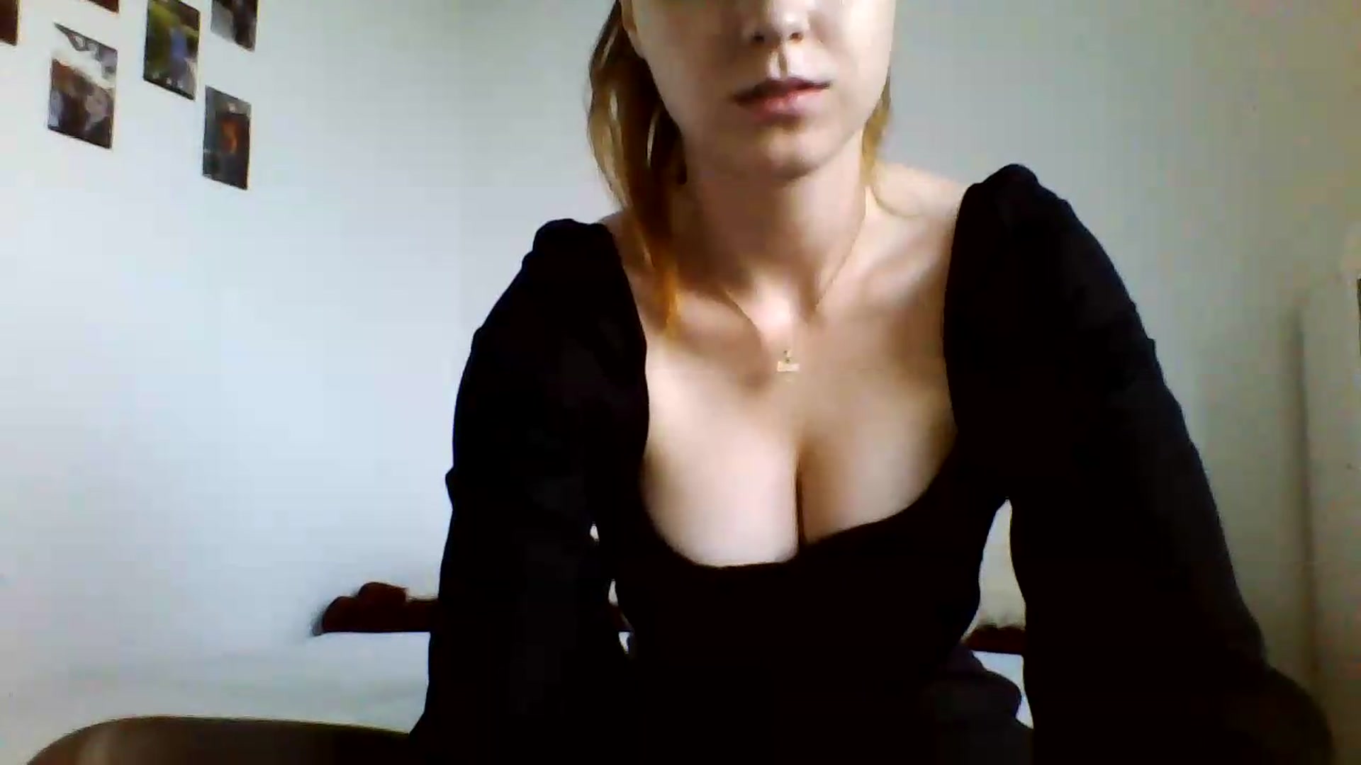 Gallery image thumbnail from RosalieNoir's myfreecams stream on, 07/09/2026, 19:22 image 19 of 20