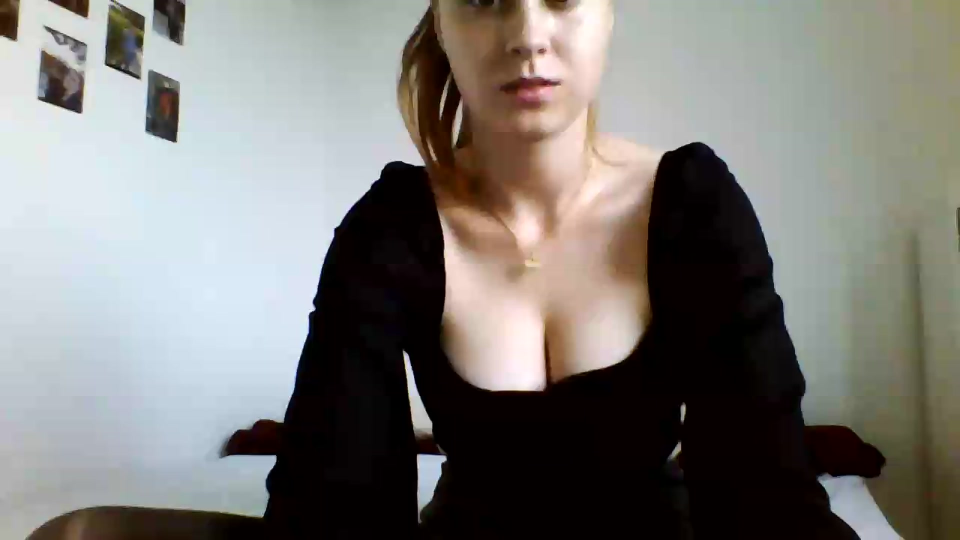 Gallery image thumbnail from RosalieNoir's myfreecams stream on, 07/09/2026, 19:22 image 17 of 20