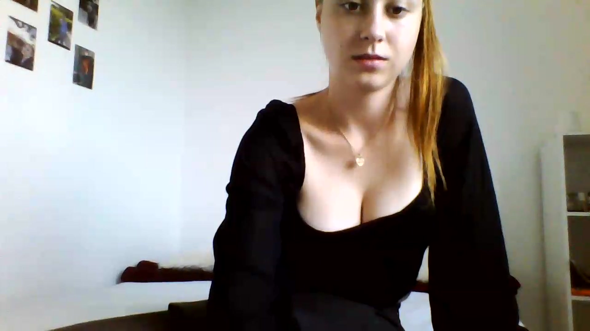 Gallery image thumbnail from RosalieNoir's myfreecams stream on, 07/09/2026, 19:22 image 12 of 20