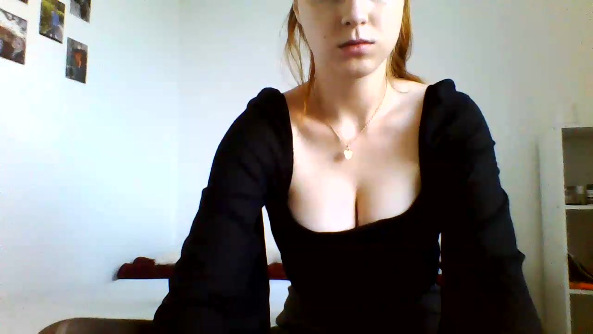 Gallery image thumbnail from RosalieNoir's myfreecams stream on, 07/09/2026, 19:22 image 3 of 20