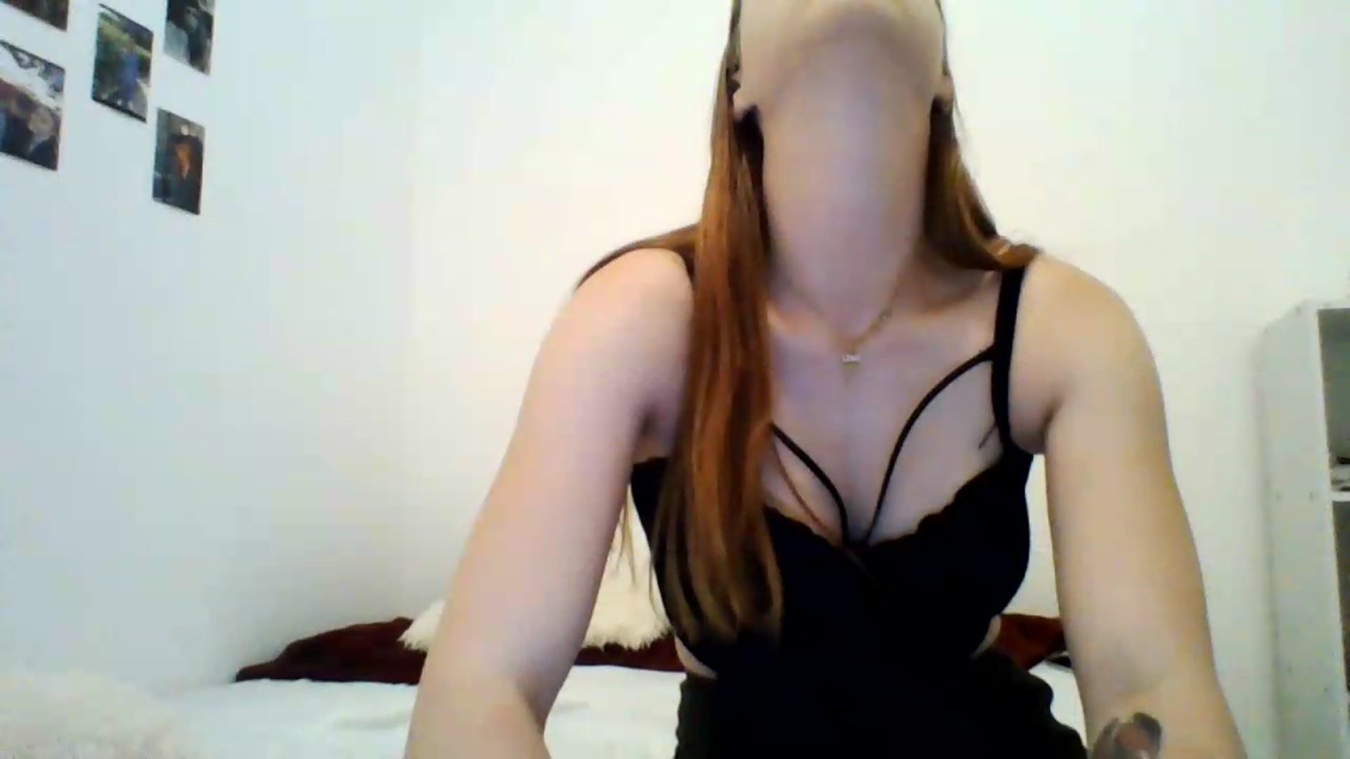 Gallery image thumbnail from RosalieNoir's myfreecams stream on, 07/10/2026, 22:34 image 2 of 20