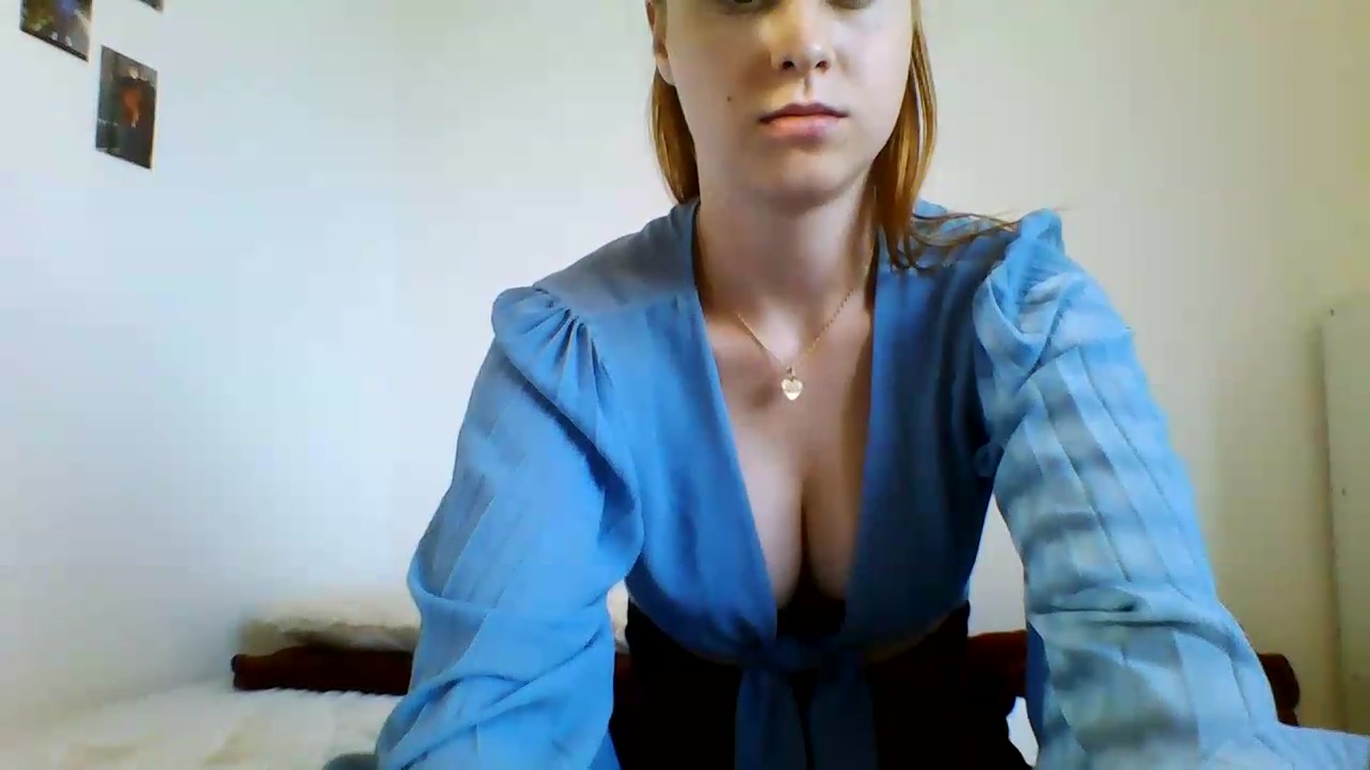 Gallery image thumbnail from RosalieNoir's myfreecams stream on, 07/15/2026, 18:19 image 3 of 20