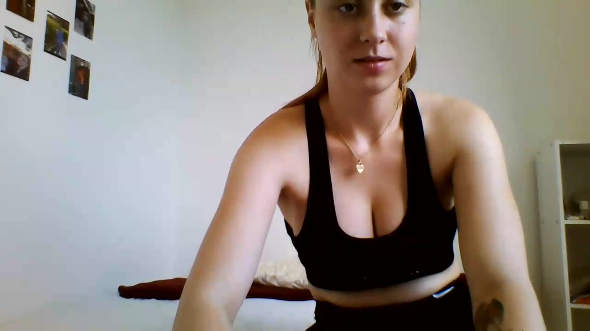 Gallery image thumbnail from RosalieNoir's myfreecams stream on, 07/16/2026, 17:02 image 9 of 20