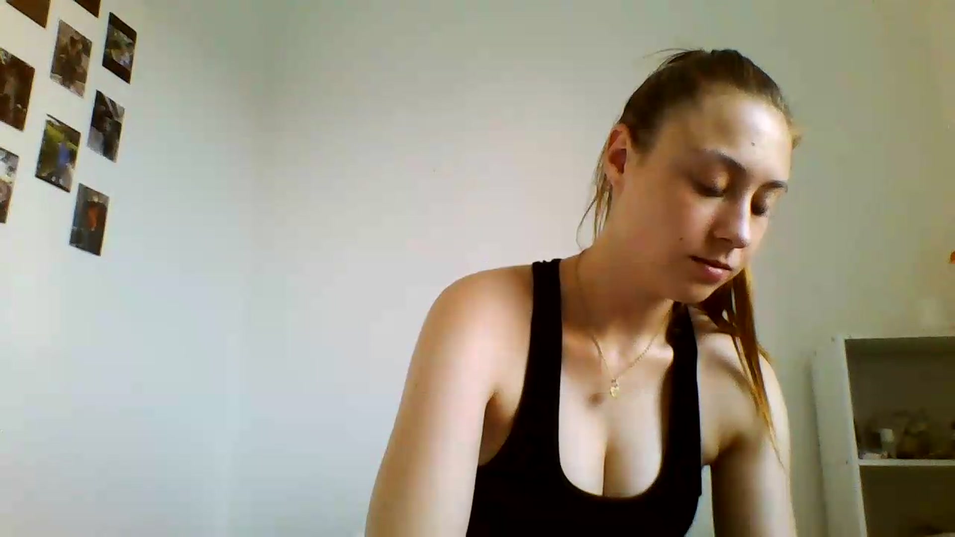 Gallery image thumbnail from RosalieNoir's myfreecams stream on, 07/16/2026, 18:32 image 15 of 20