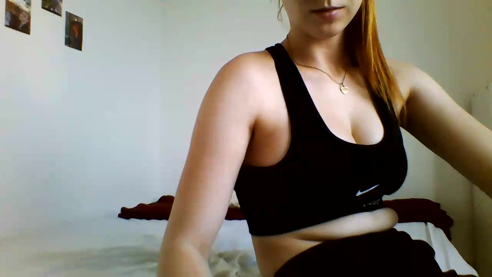 Gallery image thumbnail from RosalieNoir's myfreecams stream on, 07/16/2026, 18:32 image 17 of 20