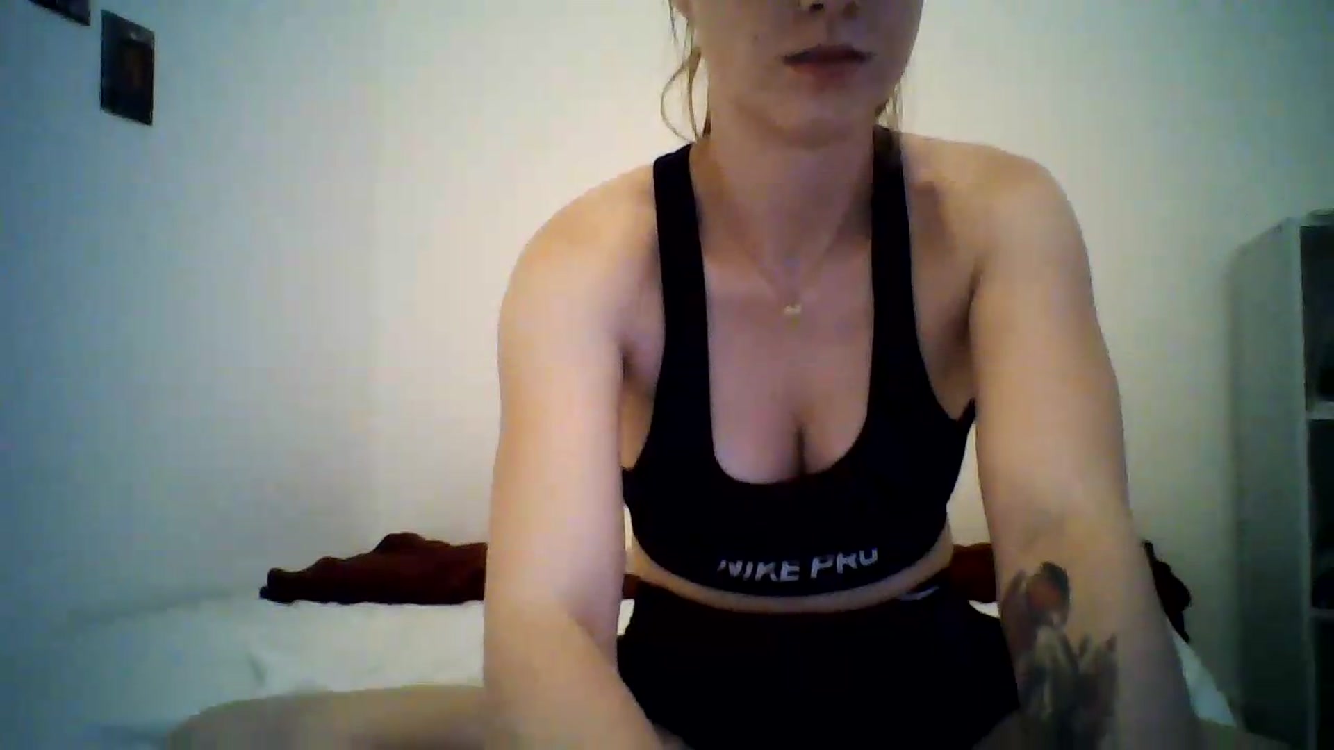 Gallery image thumbnail from RosalieNoir's myfreecams stream on, 07/16/2026, 20:17 image 3 of 20