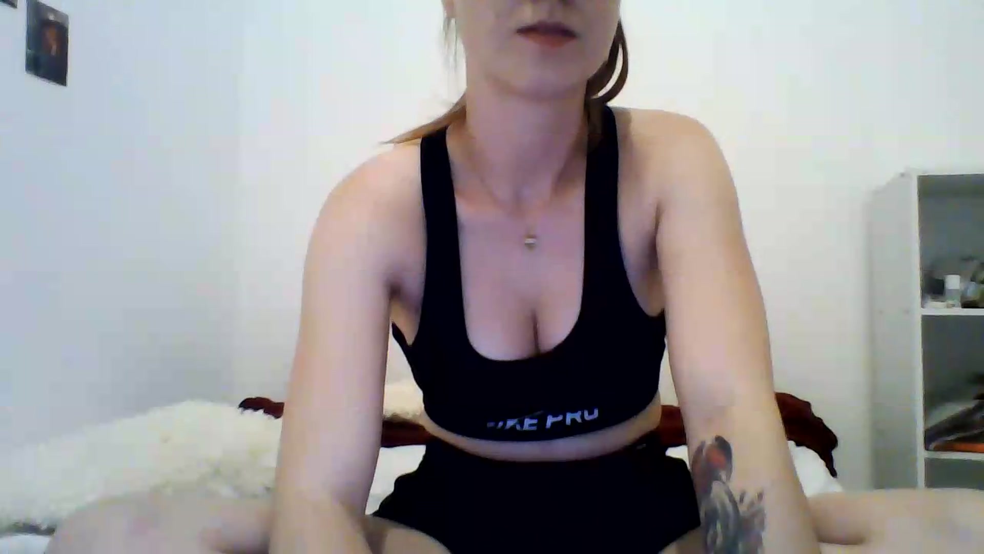 Gallery image thumbnail from RosalieNoir's myfreecams stream on, 07/16/2026, 21:05 image 7 of 20